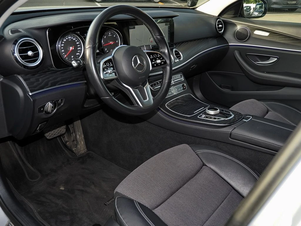 Mercedes-Benz-E-Klasse 220 d-image-7