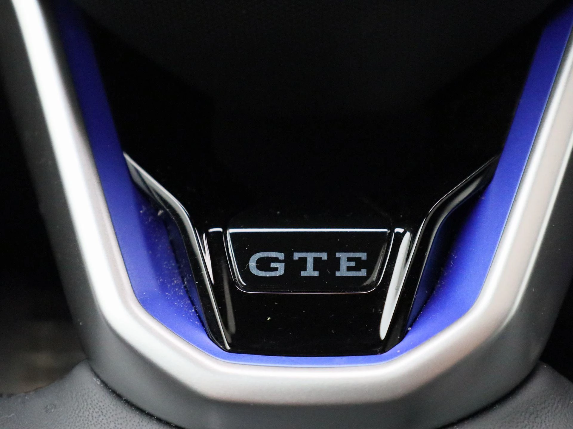 Volkswagen-Golf-image-24