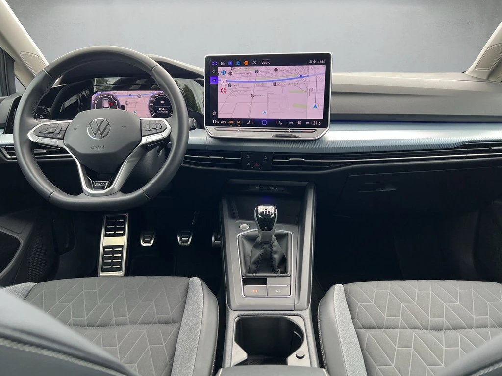 Volkswagen-Golf-image-7