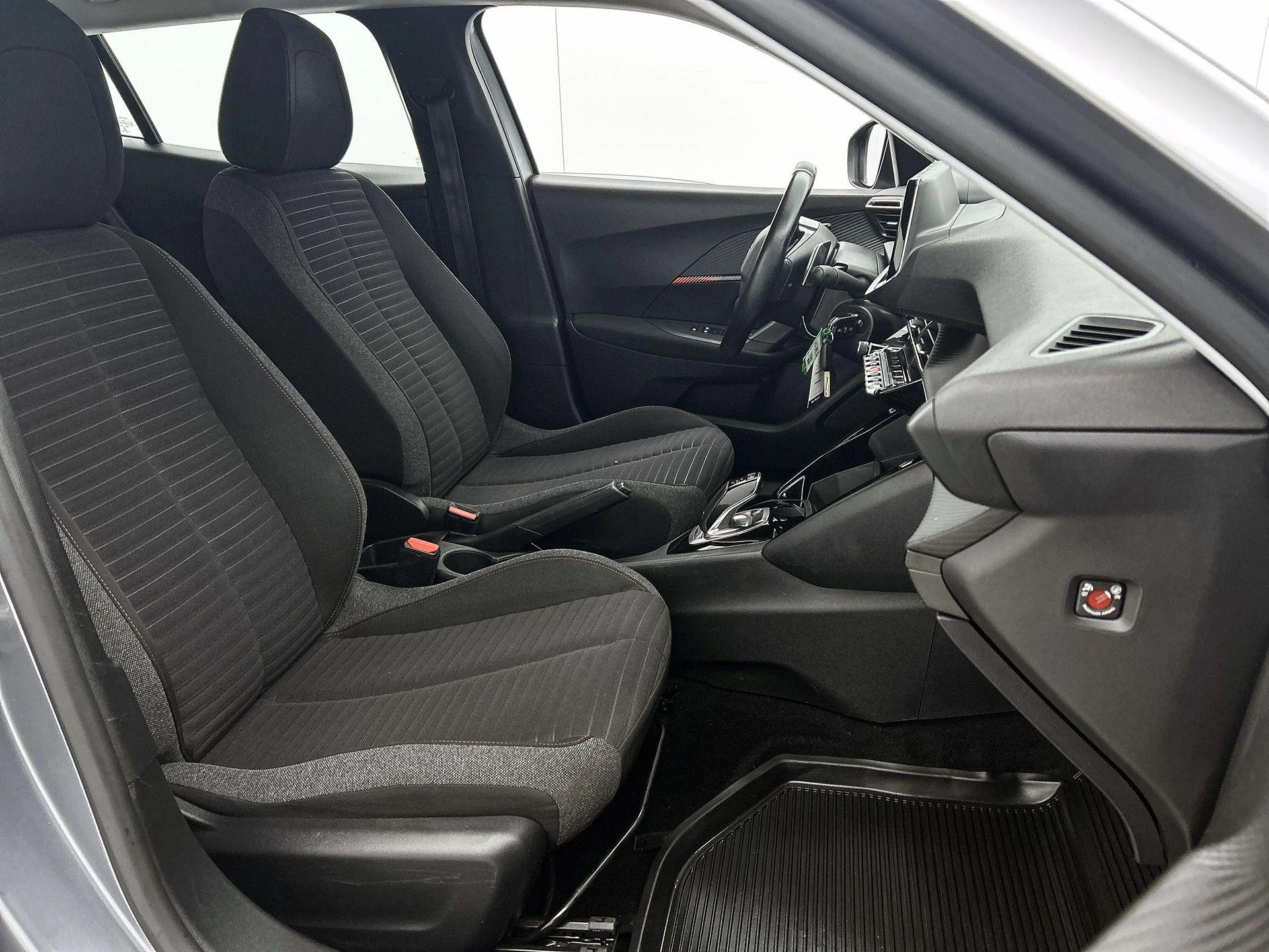 Peugeot-2008-image-35
