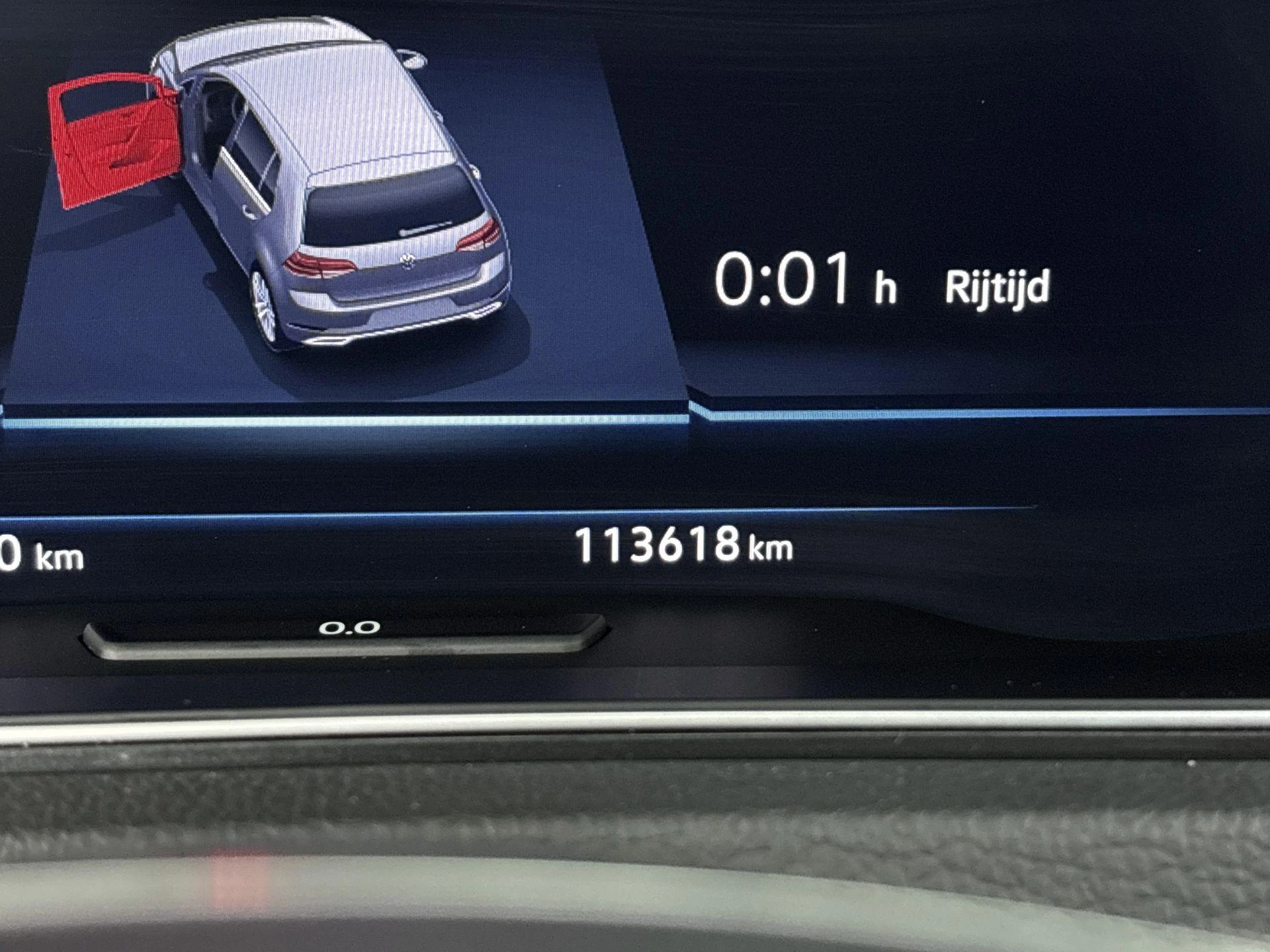 Volkswagen-e-Golf-image-10