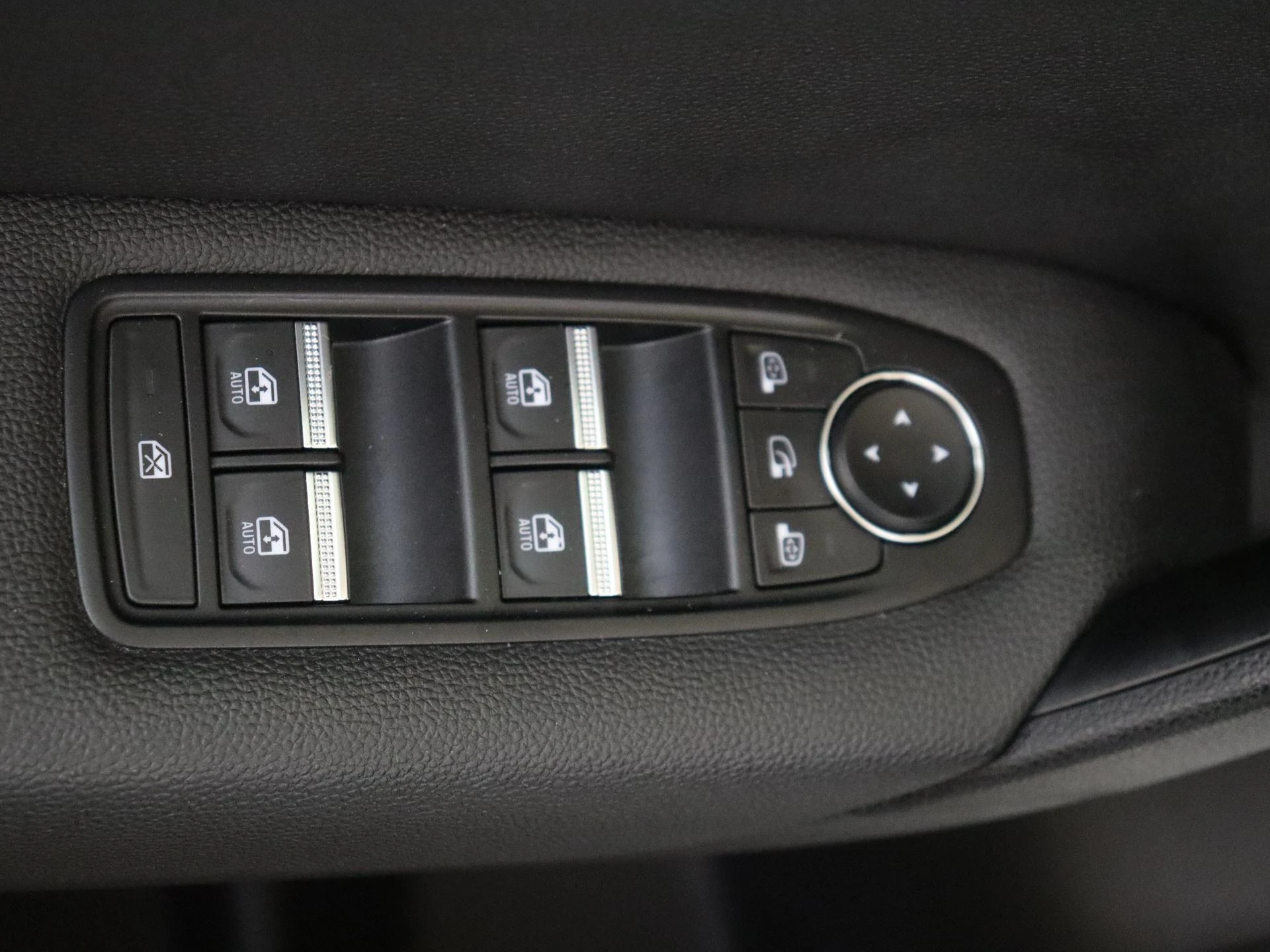 Renault-Captur-image-24