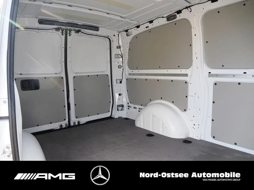 Mercedes-Benz-Vito-image-11