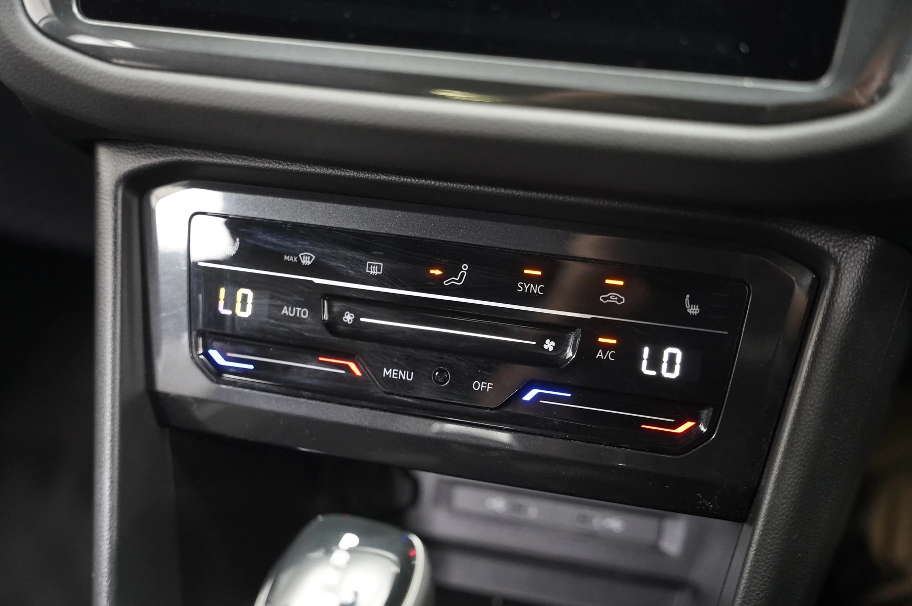 Volkswagen-Tiguan-image-23