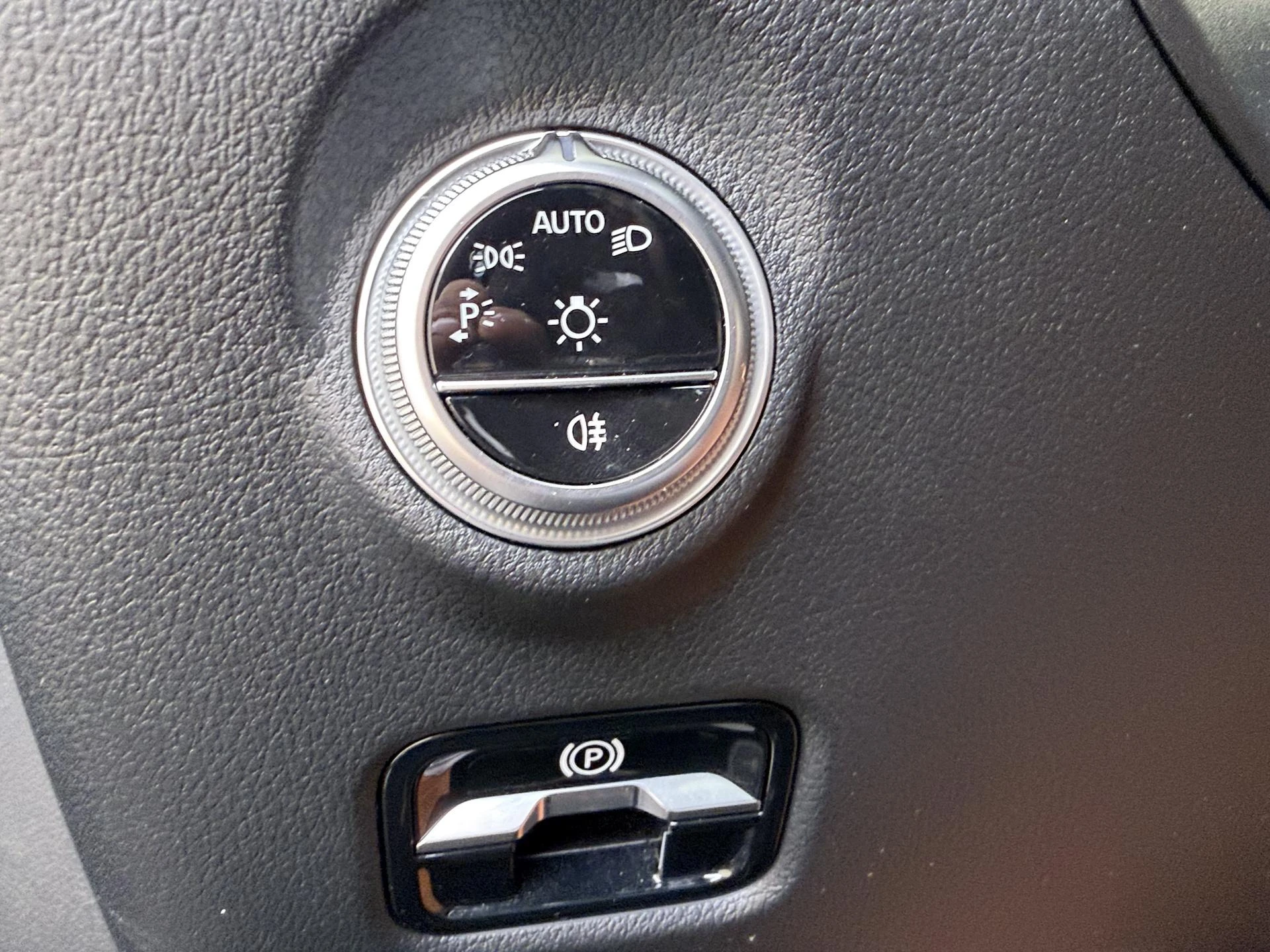 Mercedes-Benz-C-Klasse-image-23