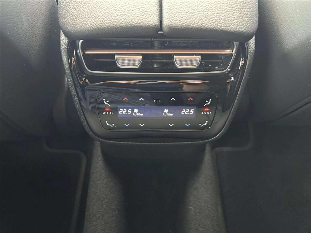 Mercedes-Benz-EQE-image-20