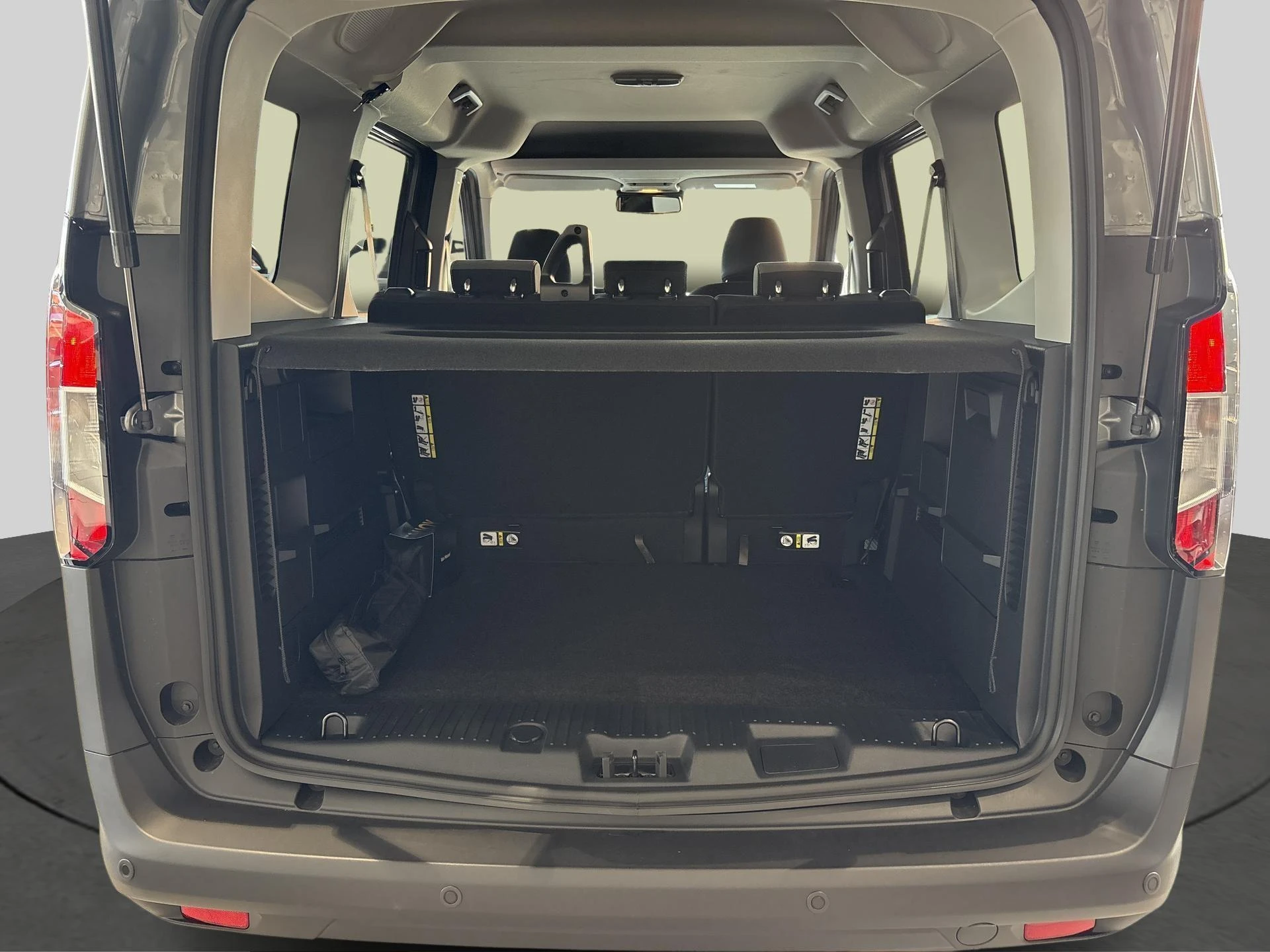 Ford-Tourneo Courier-image-6