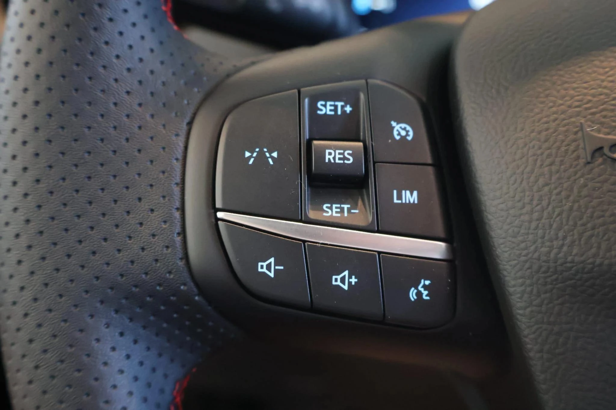 Ford-Kuga-image-14
