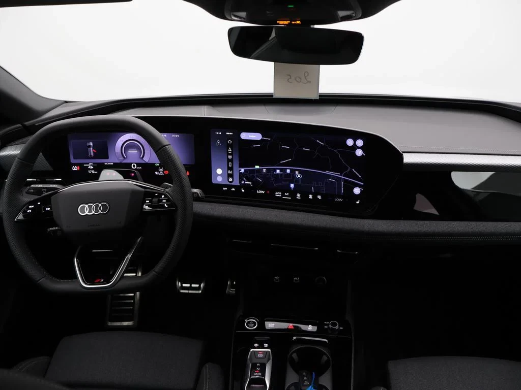 Audi A6 Avant e-tron Audi A6 Avant Corporate S e-tron 210,00 kW *ENKEL VOORSTEL VOOR PROFFESIONELEN*