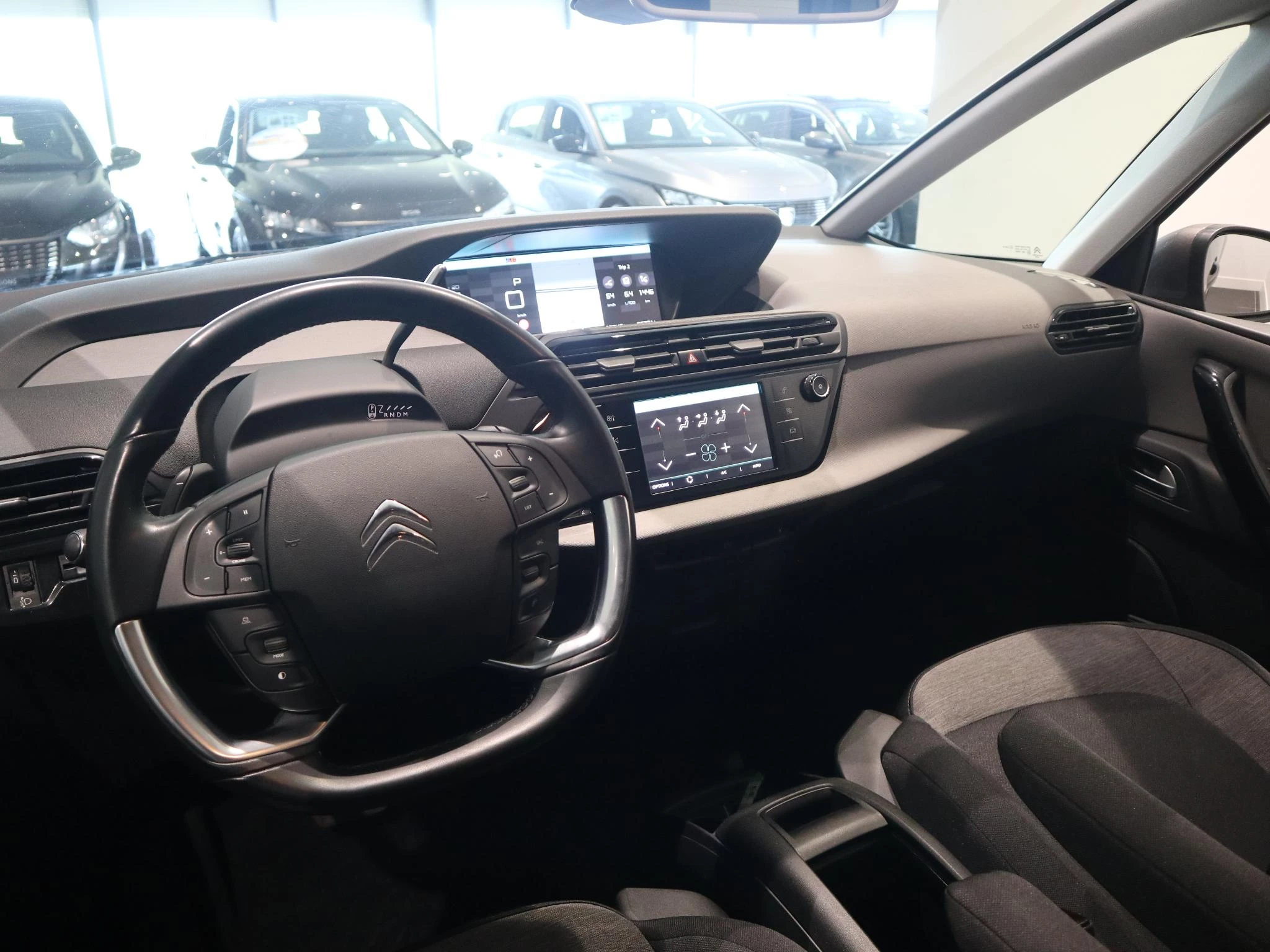 Citroën-Grand C4 Spacetourer-image-8