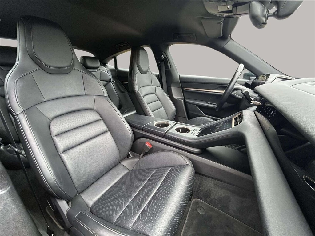 Porsche-Taycan-image-21
