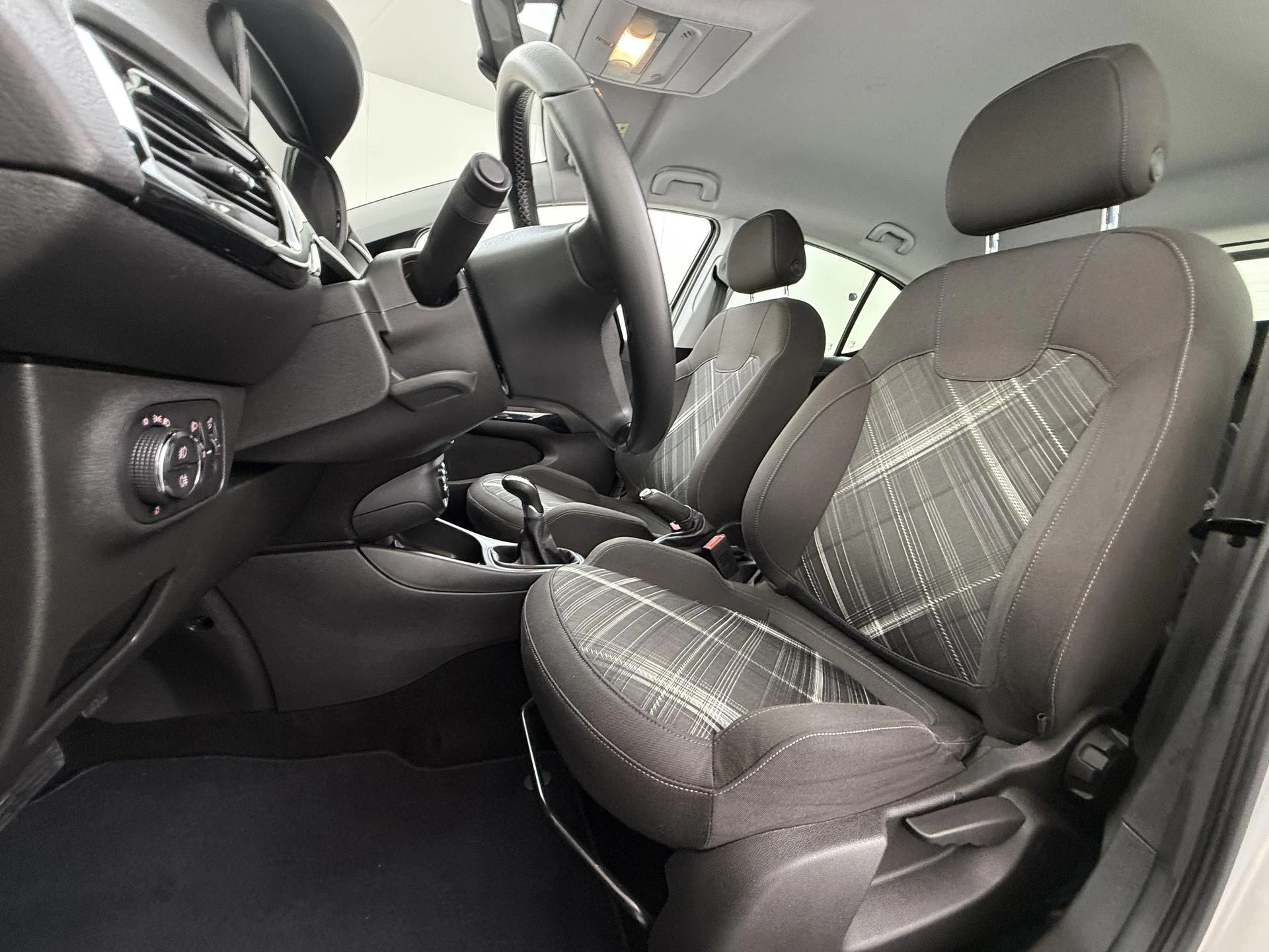 Opel-Corsa-image-13