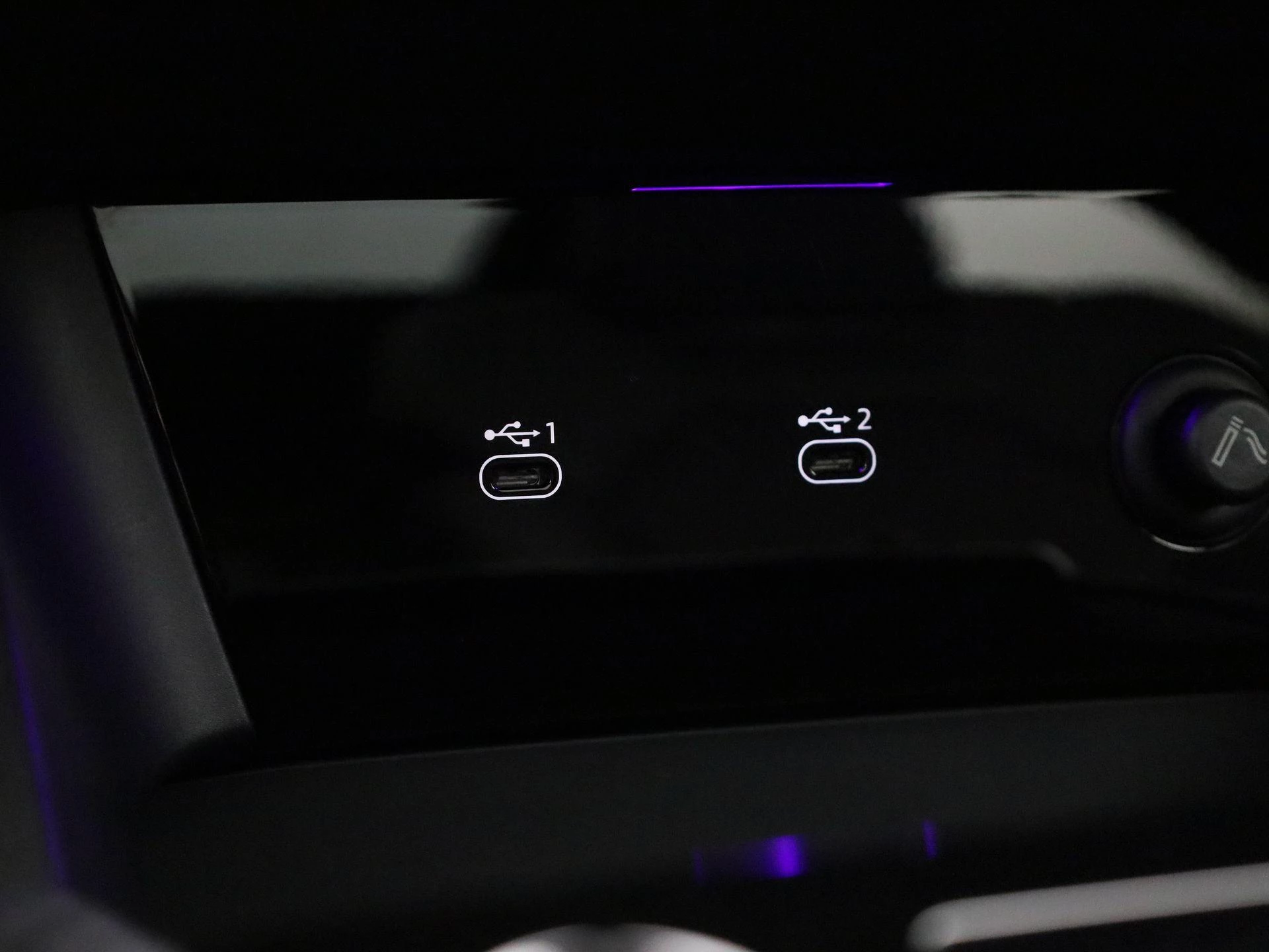 Audi-Q6 e-tron-image-32