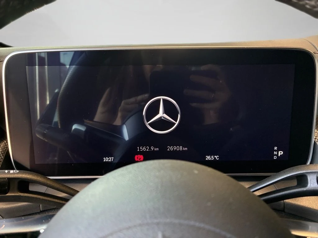 Mercedes-Benz-GLC 300-image-6
