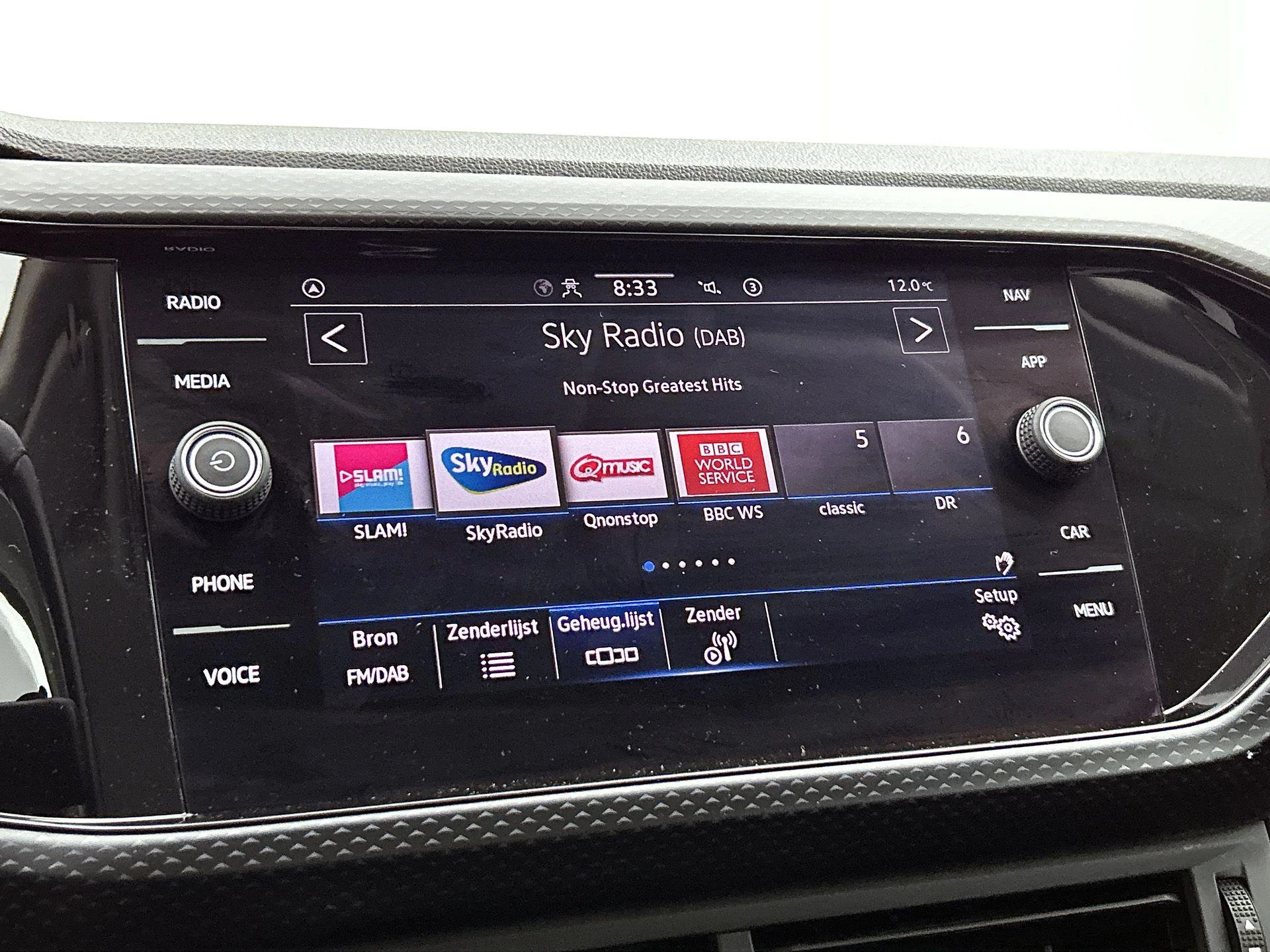 Volkswagen-T-Cross-image-18