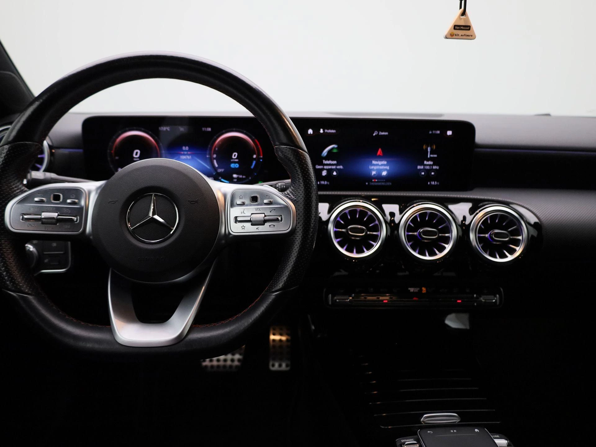 Mercedes-Benz-A-Klasse-image-6