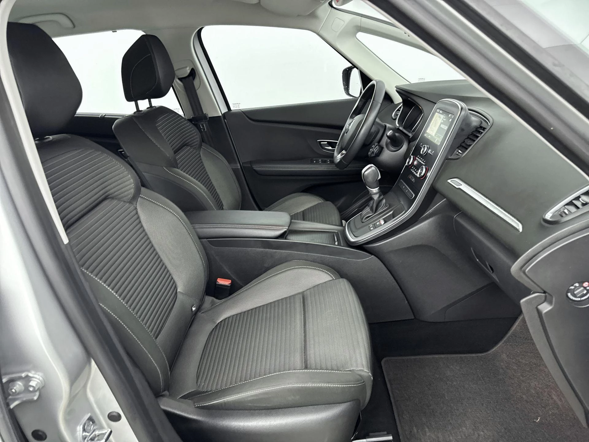 Renault-Grand Scénic-image-26