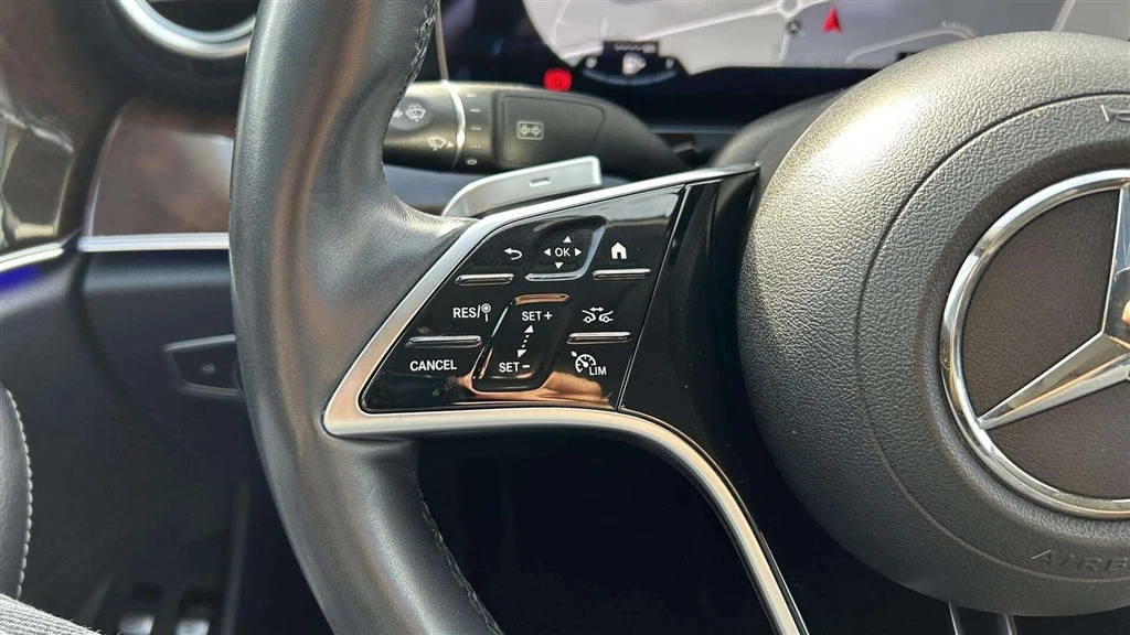 Mercedes-Benz-E-Klasse-image-11