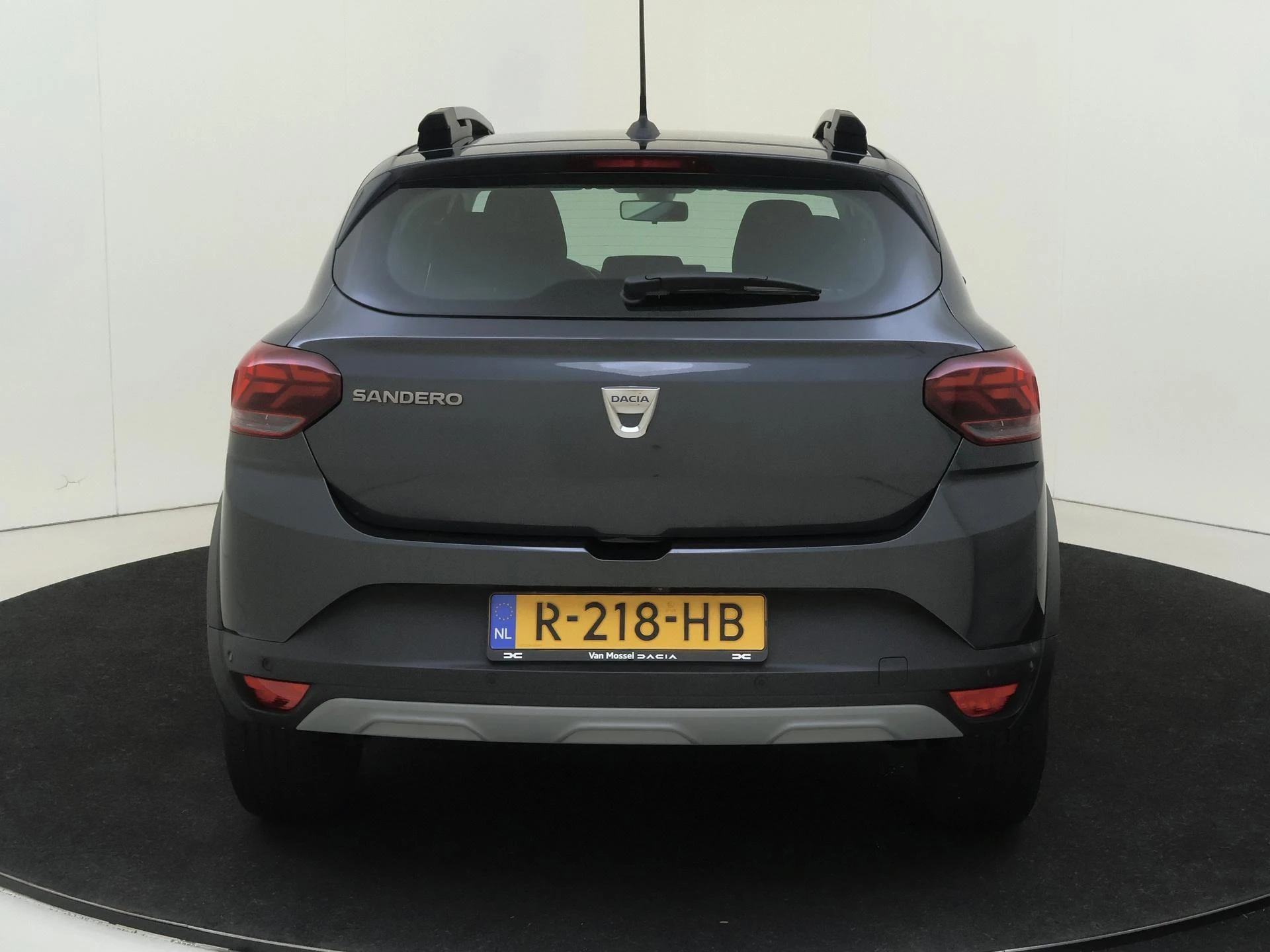 Dacia-Sandero Stepway-image-6