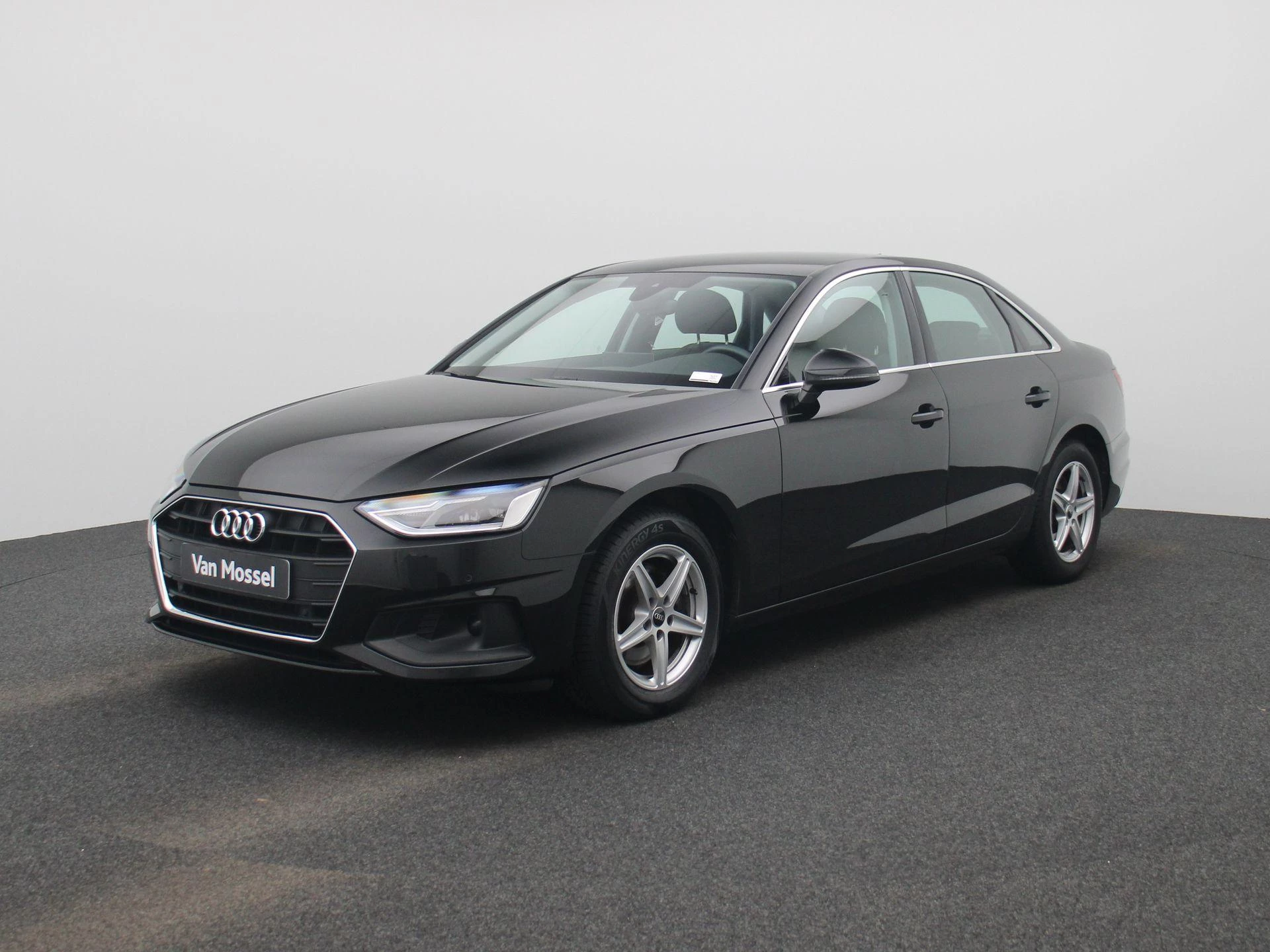 Audi-A4-image-0