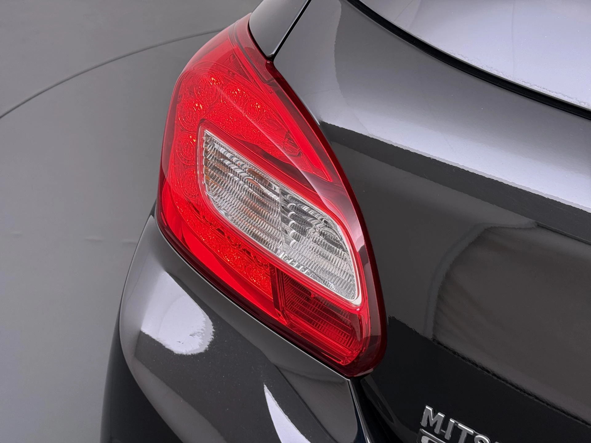 Mitsubishi-Space Star-image-2