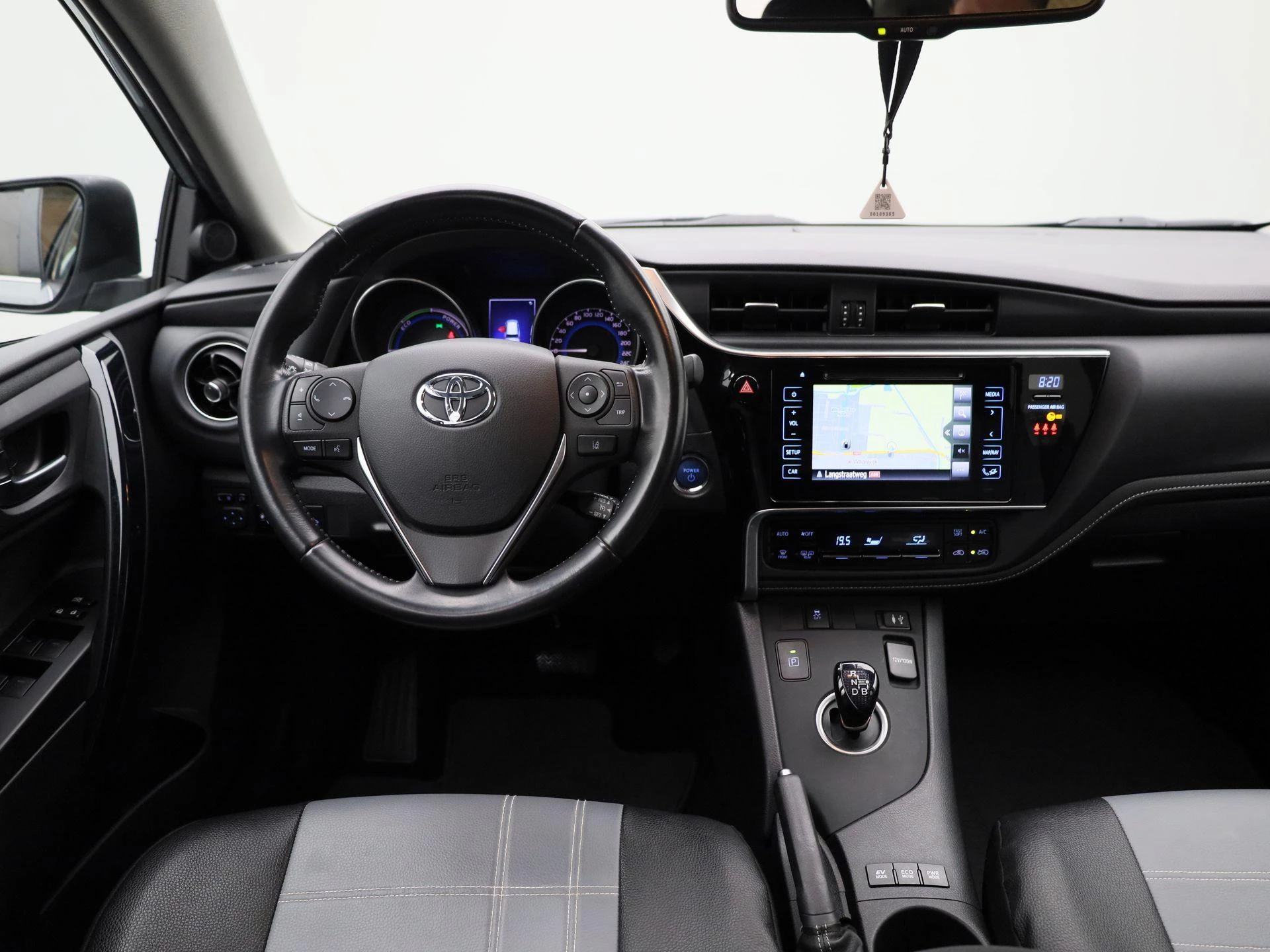 Toyota-Auris-image-6