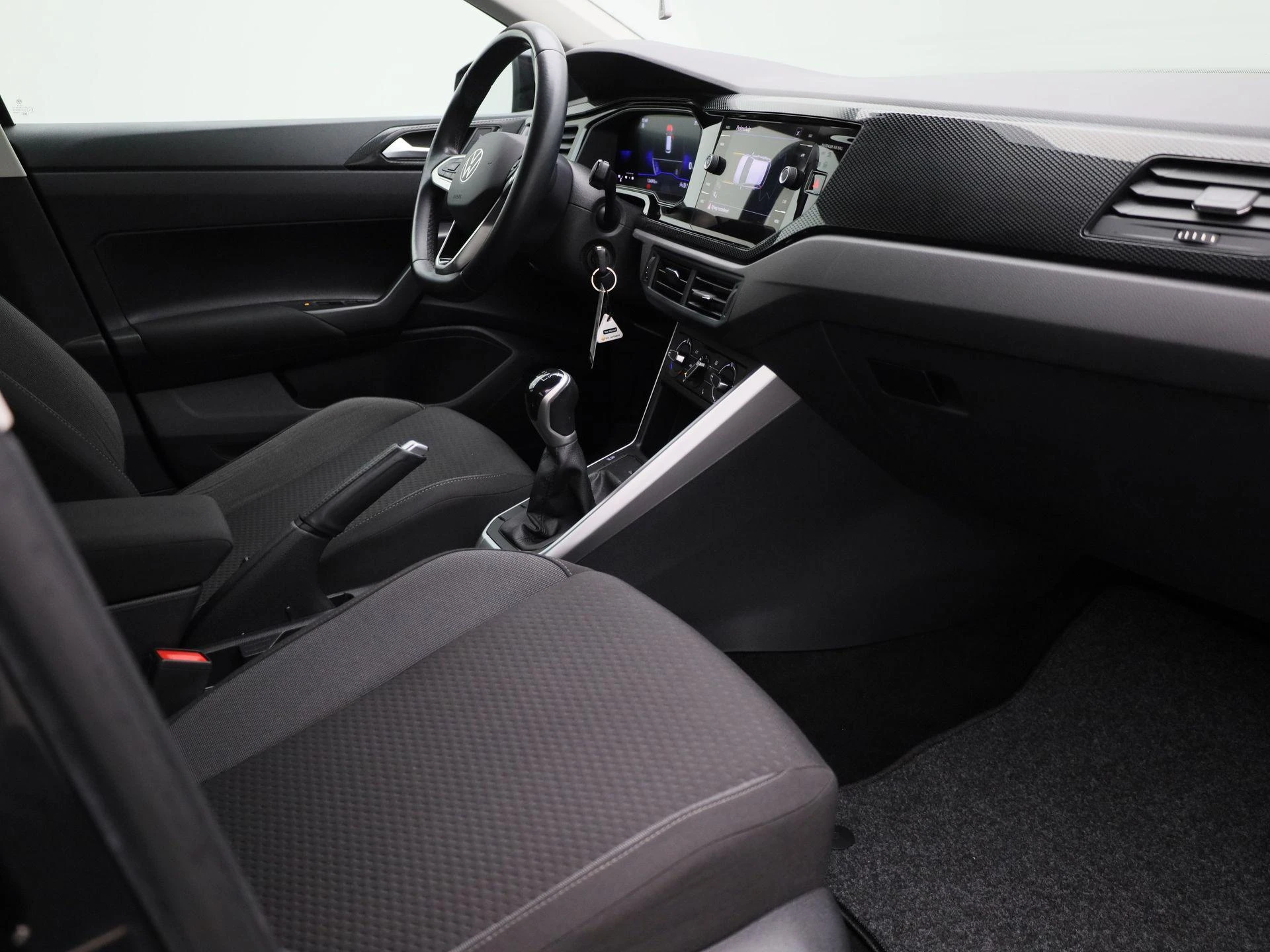 Volkswagen-Polo-image-33