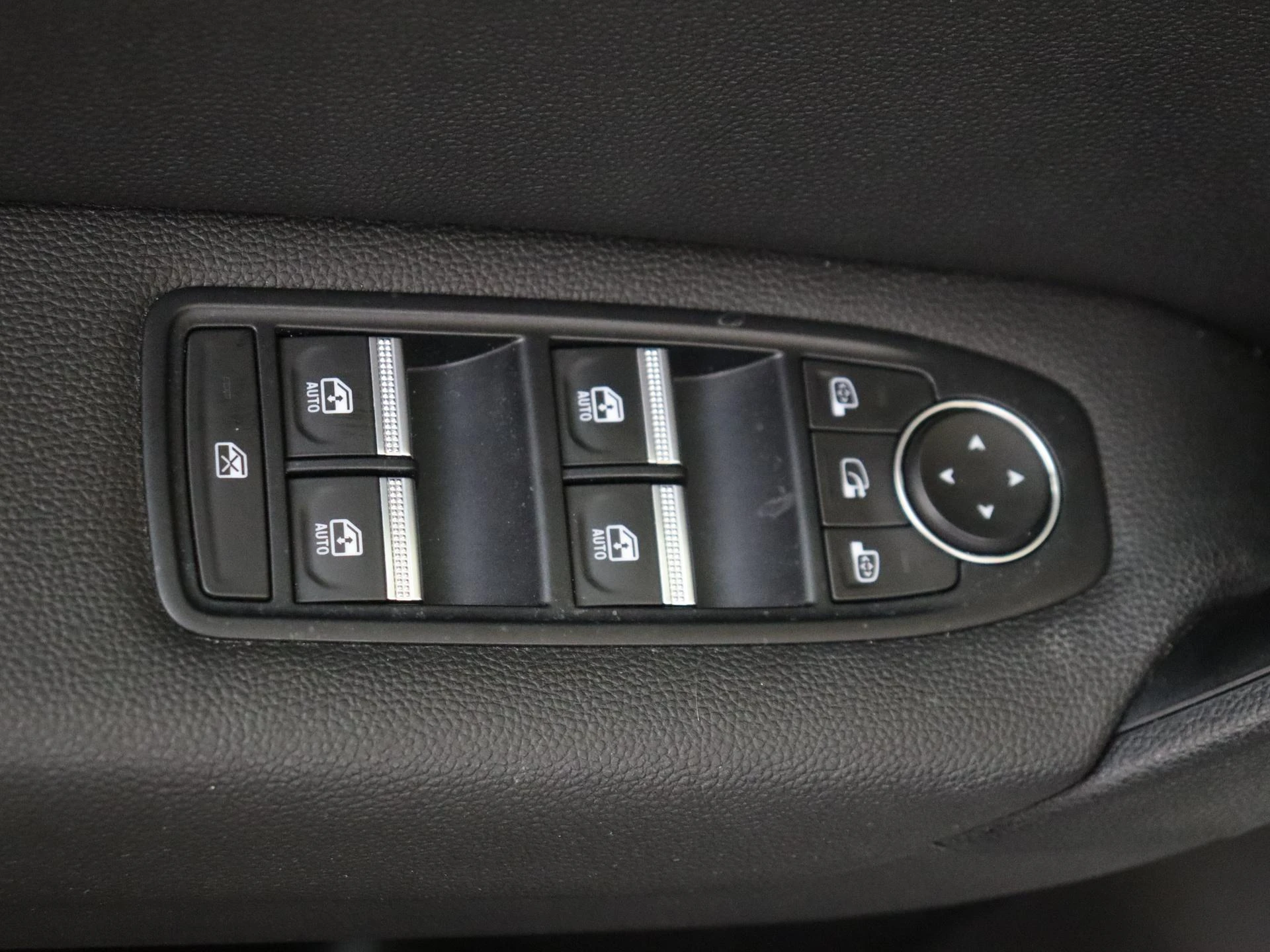 Renault-Captur-image-26