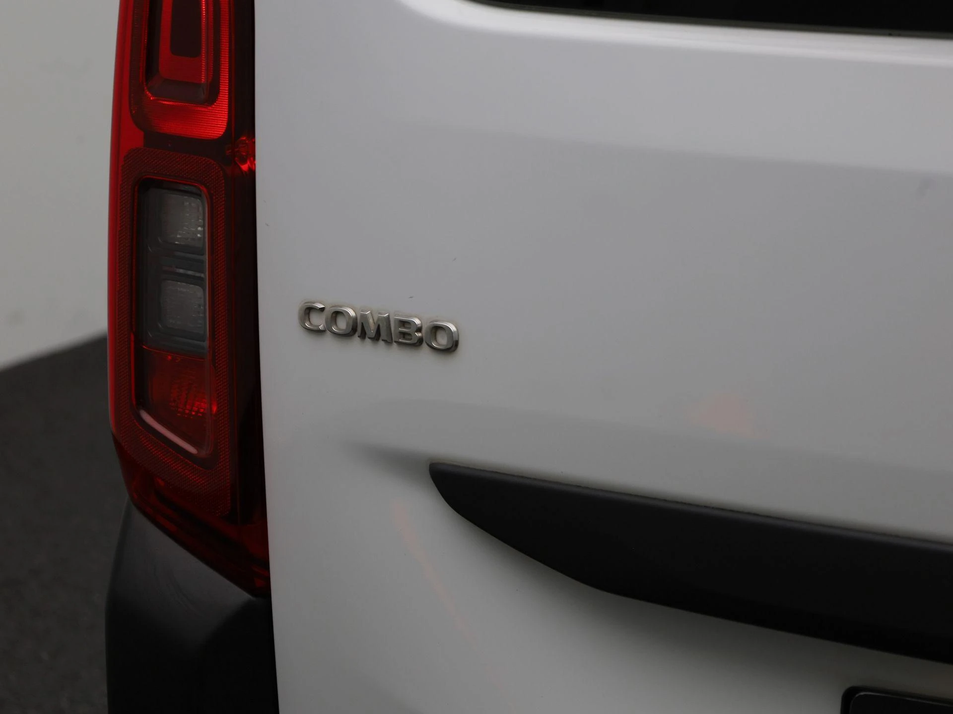 Opel-Combo Life-image-31