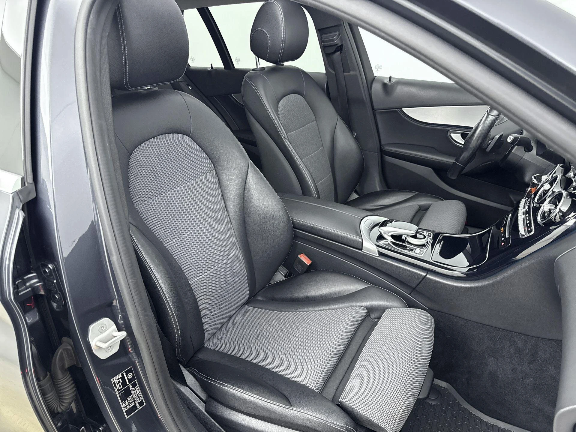 Mercedes-Benz-C-Klasse-image-31