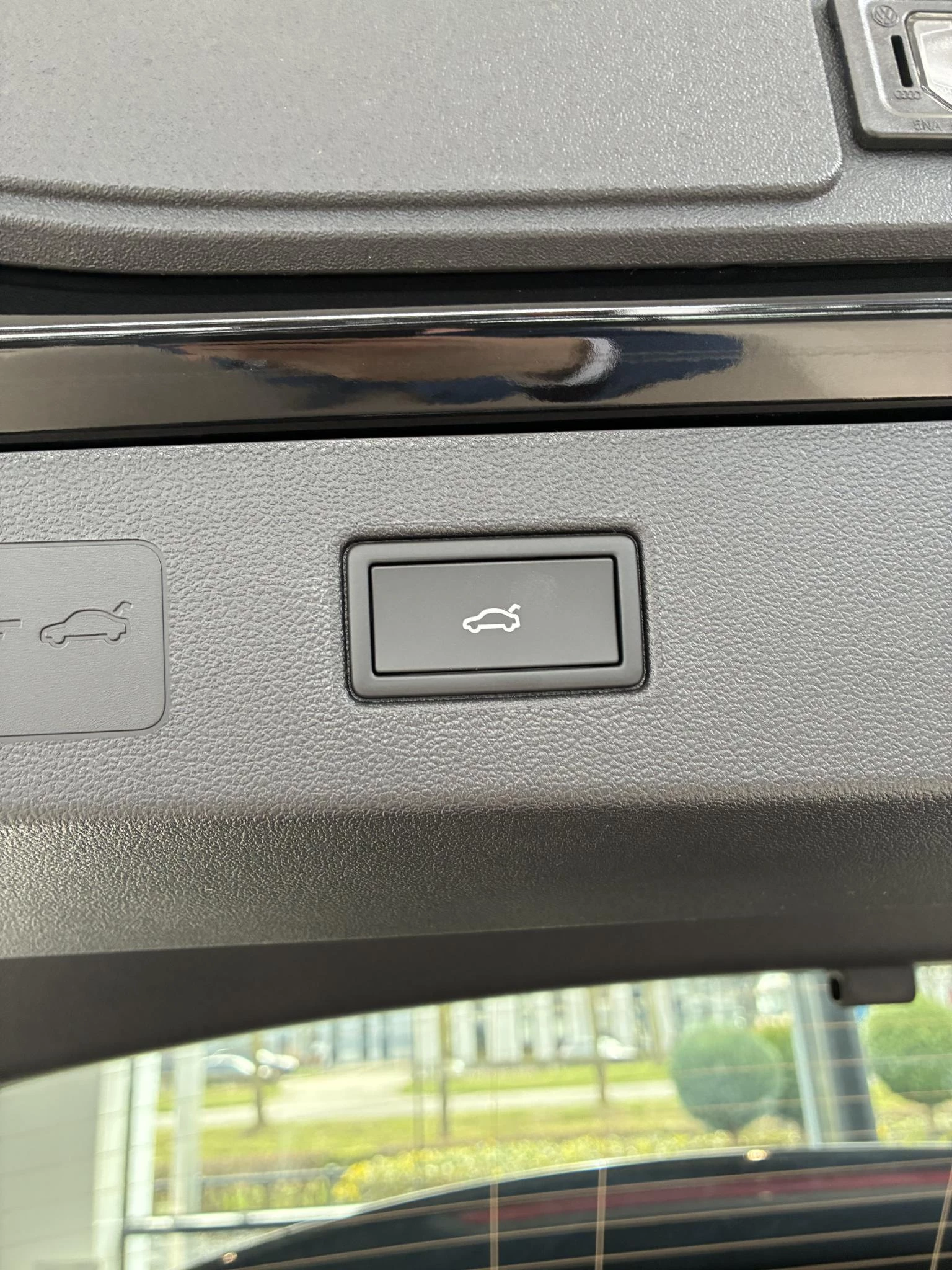 Volkswagen-T-Roc-image-7