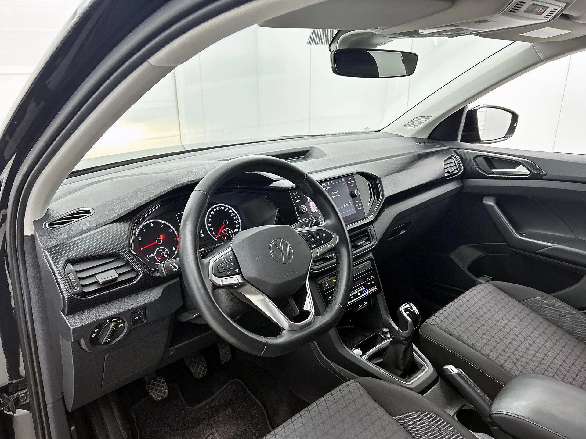 Volkswagen-T-Cross-image-20