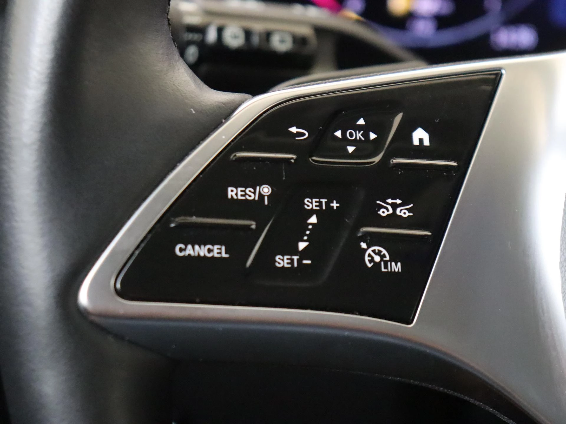 Mercedes-Benz-GLC-image-16