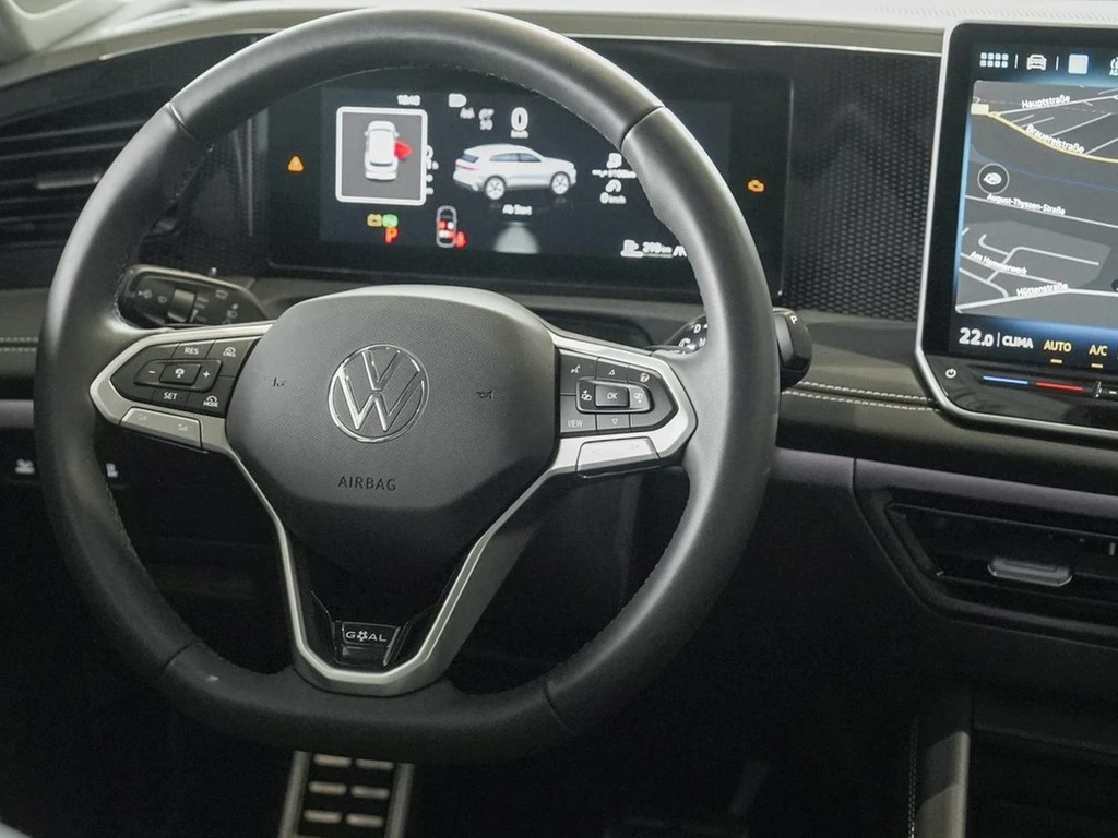 Volkswagen-Tiguan-image-13