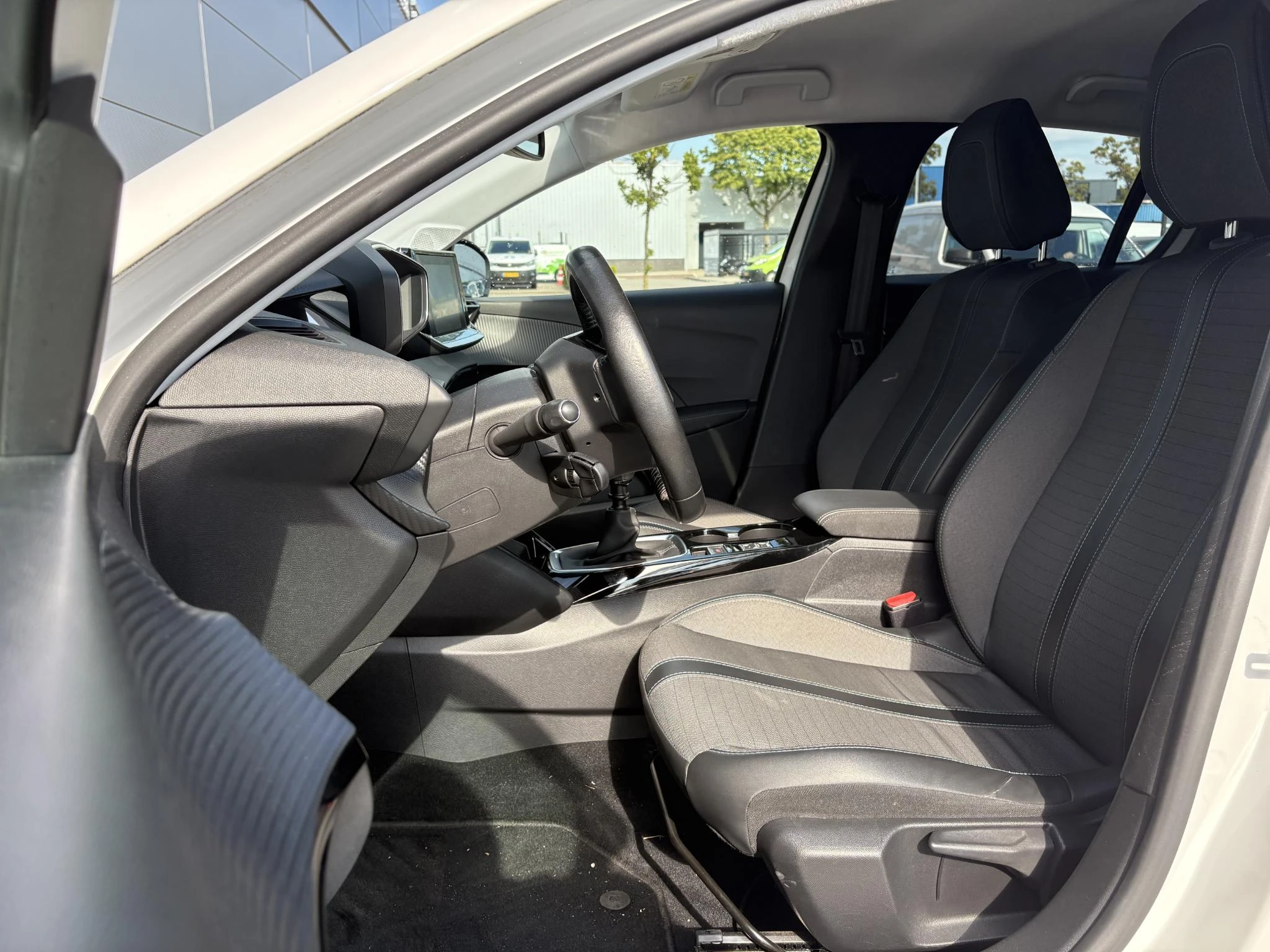 Peugeot-208-image-9