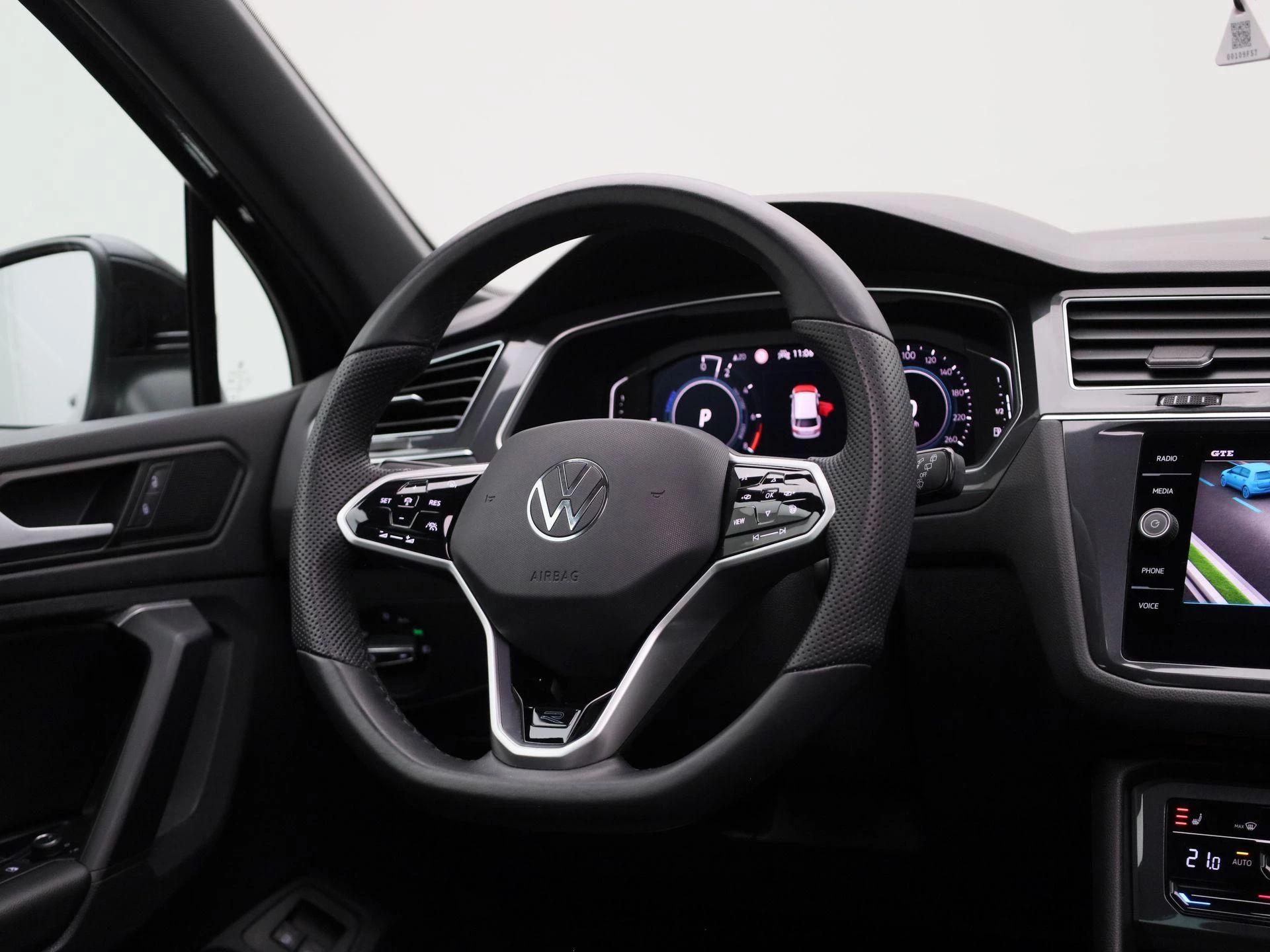 Volkswagen-Tiguan-image-44