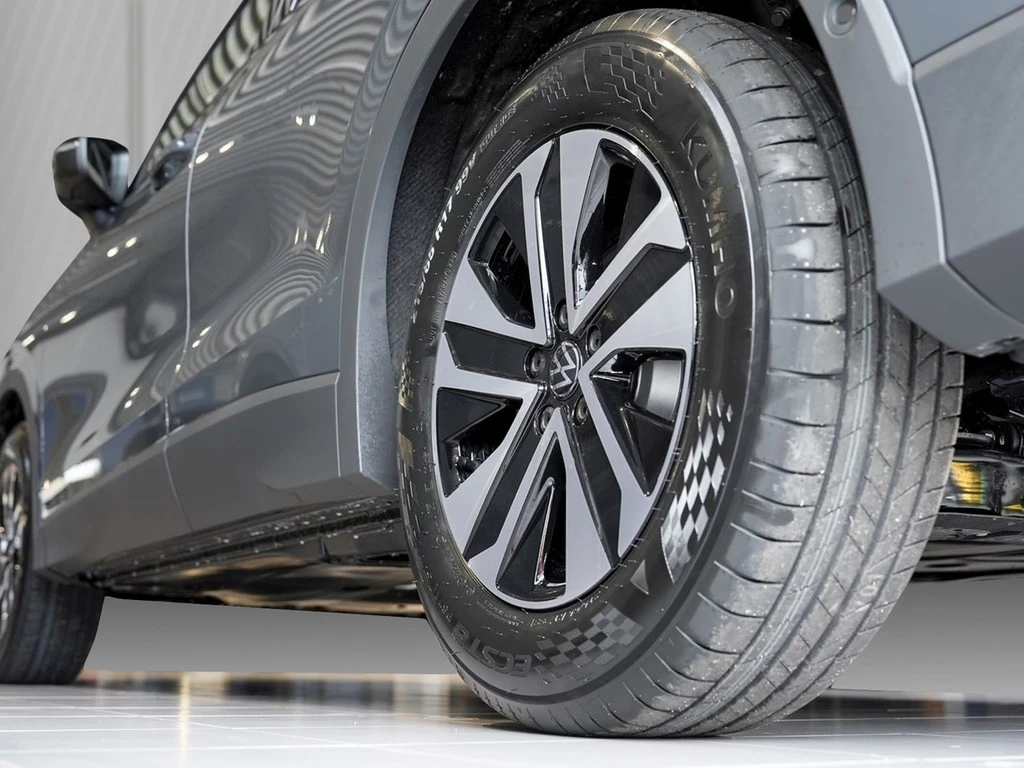 Volkswagen-Tiguan-image-4