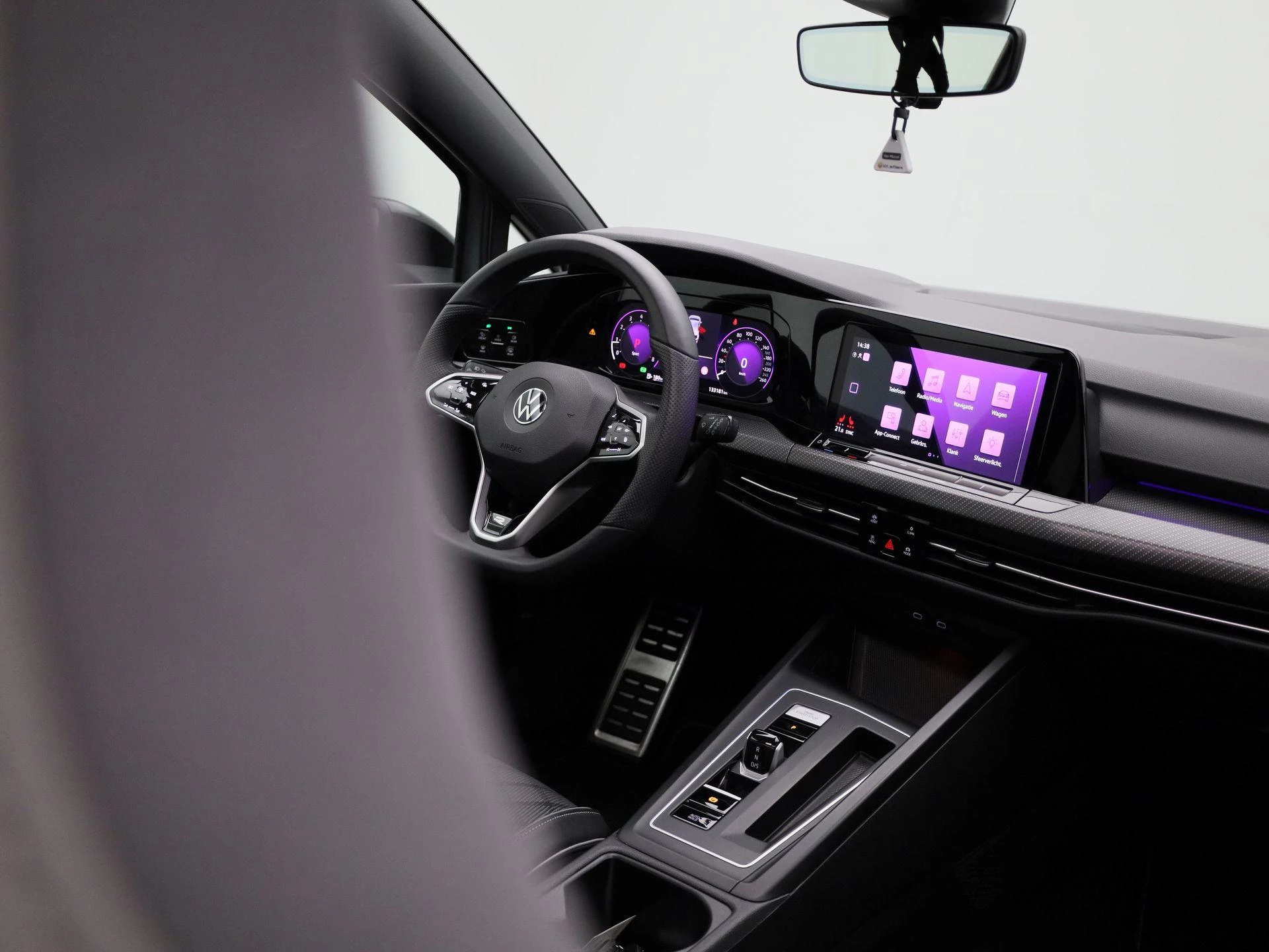 Volkswagen Golf 2.0 TSI R-Line
