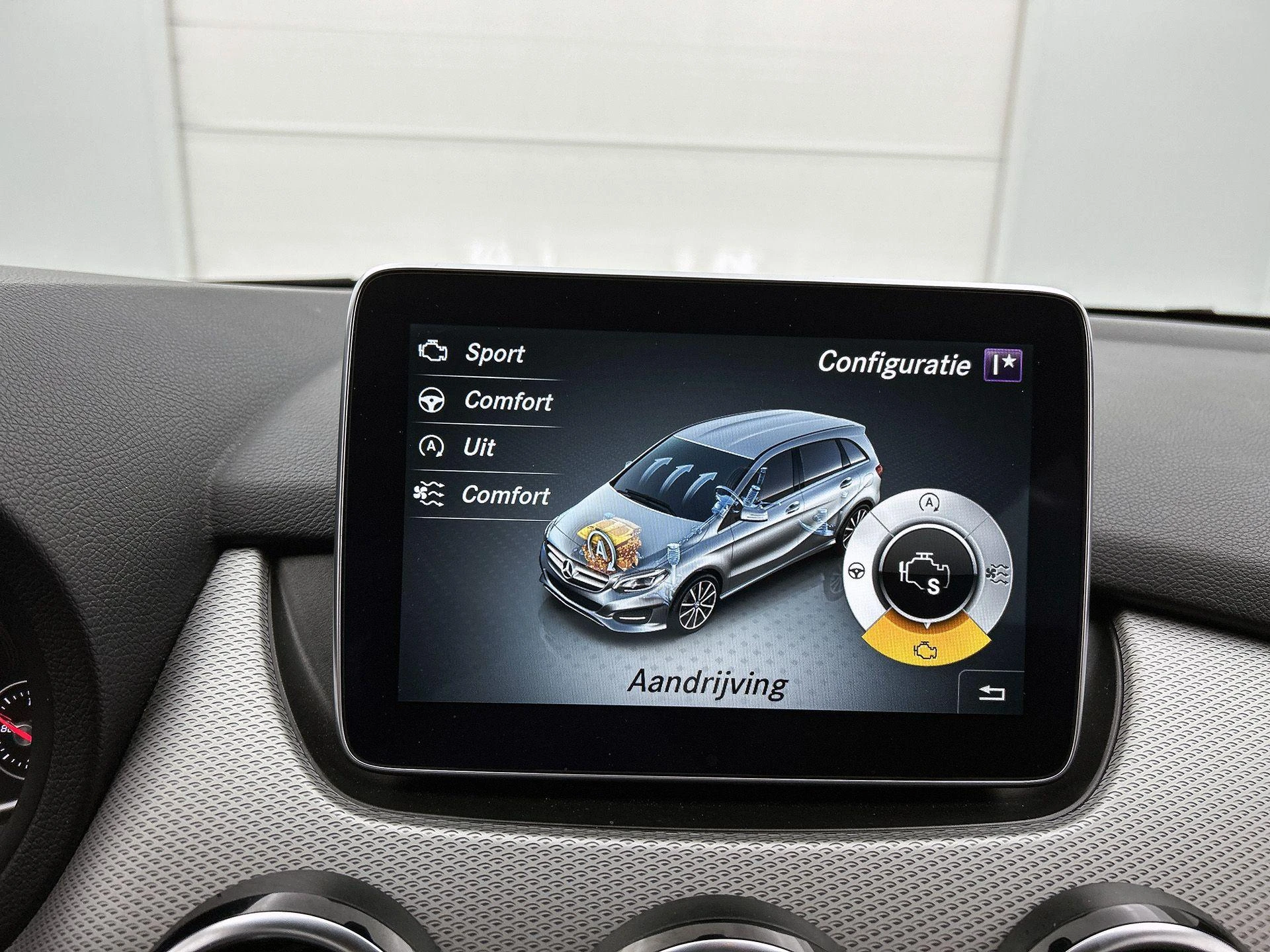 Mercedes-Benz-B-Klasse-image-9