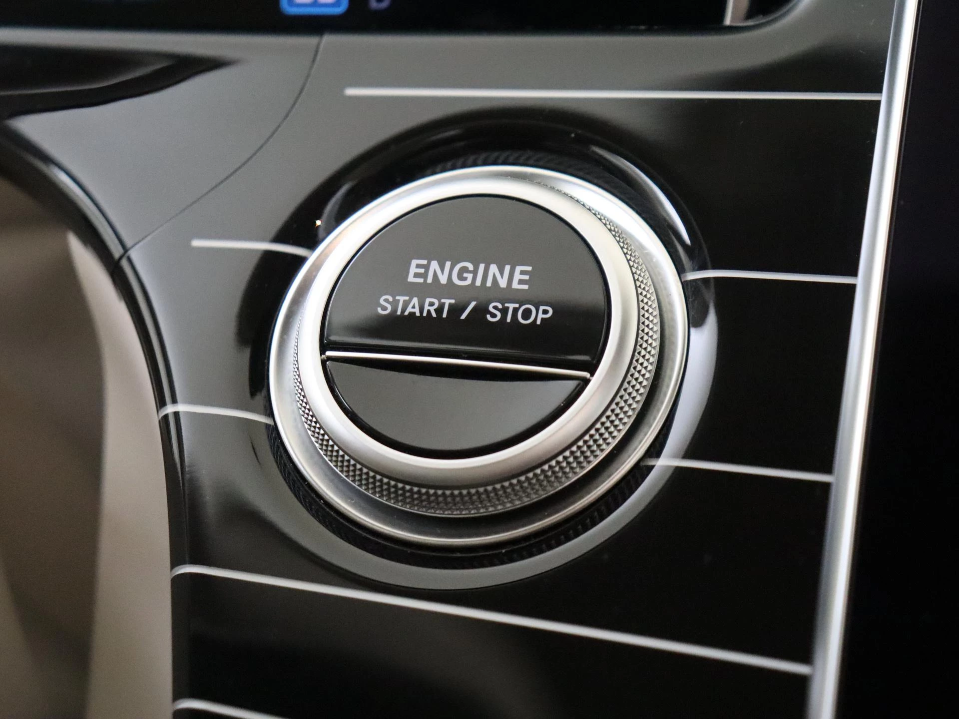 Mercedes-Benz-E-Klasse-image-25