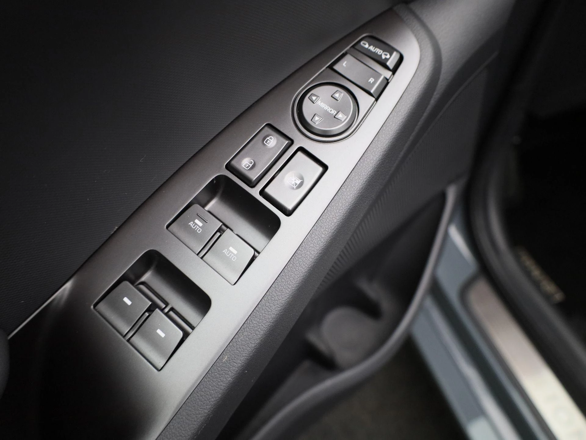 Hyundai-IONIQ-image-29