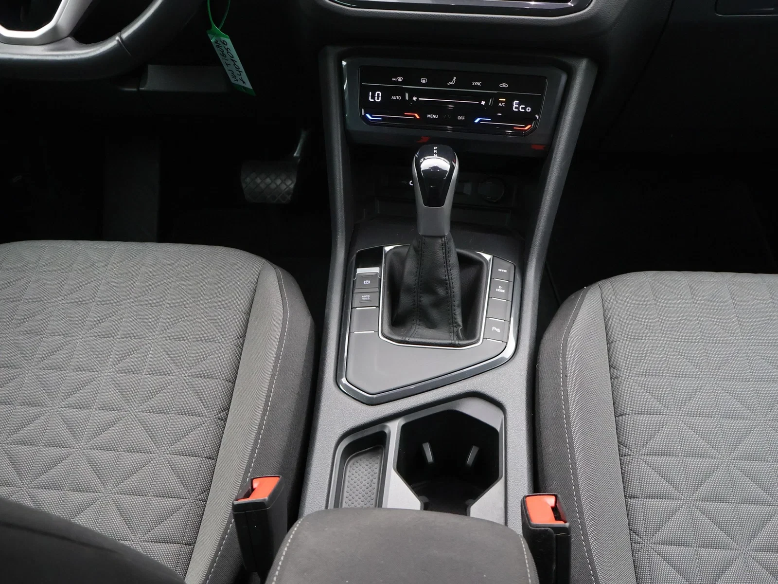 Volkswagen-Tiguan-image-13