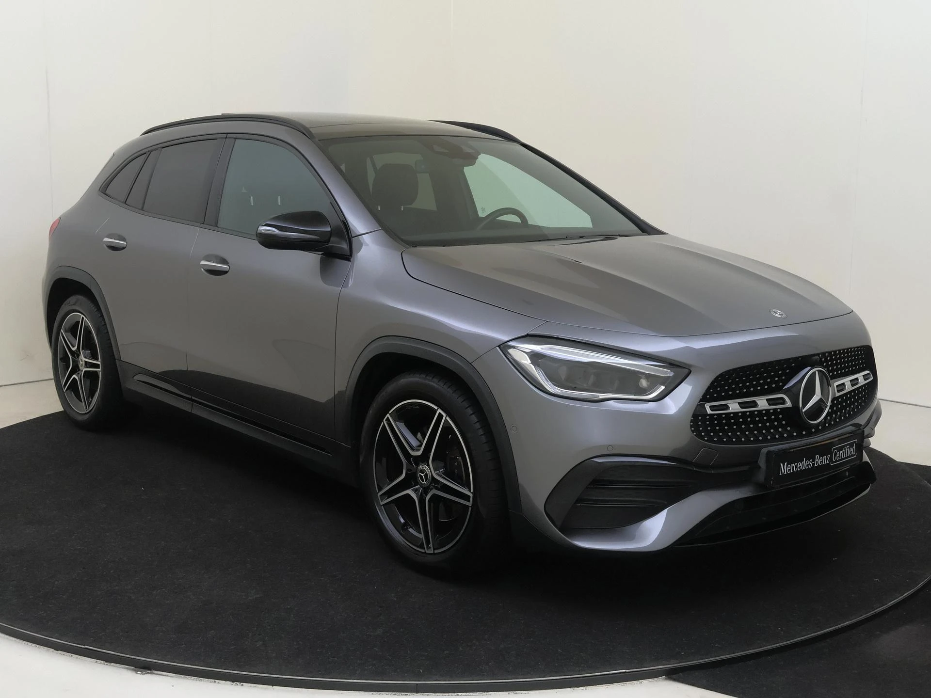 Mercedes-Benz-GLA-image-1