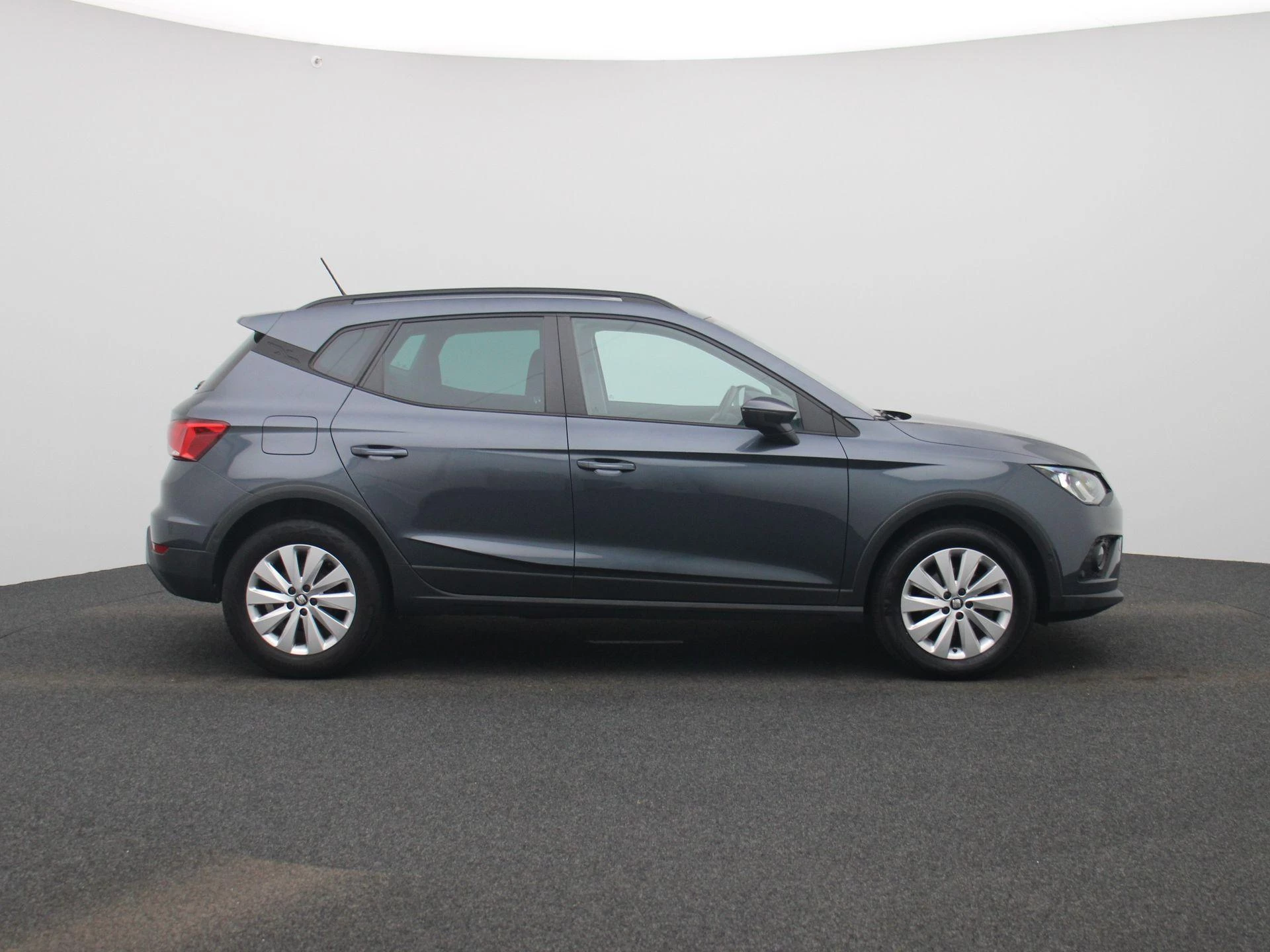 SEAT-Arona-image-5