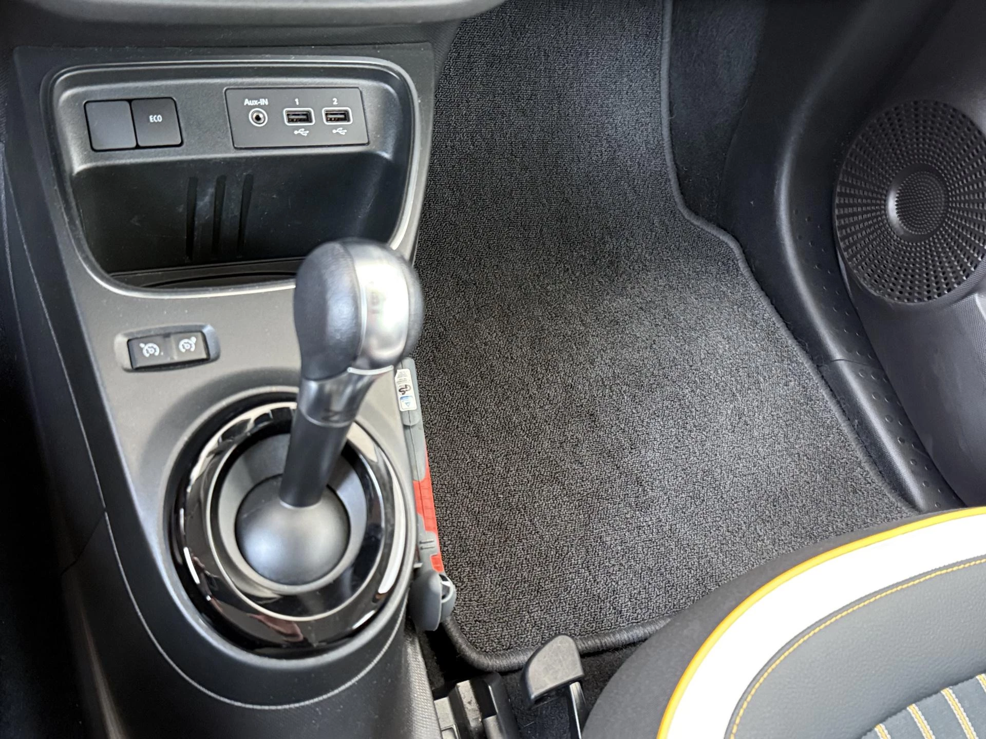 Renault-Twingo-image-14