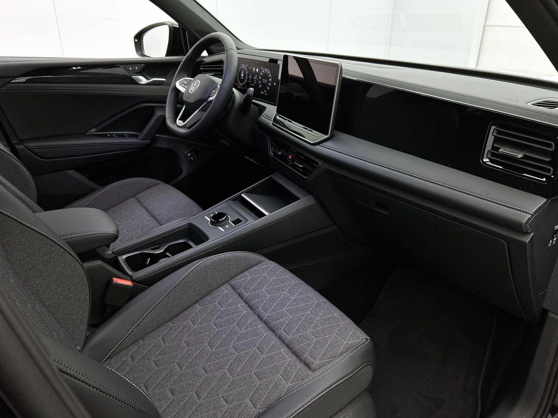 Volkswagen-Tiguan-image-20
