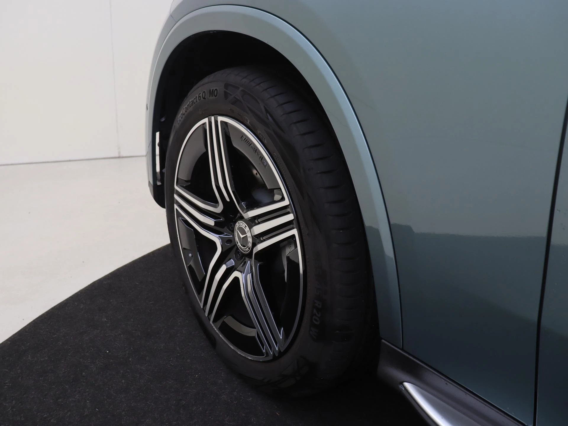 Mercedes-Benz-GLC-image-30