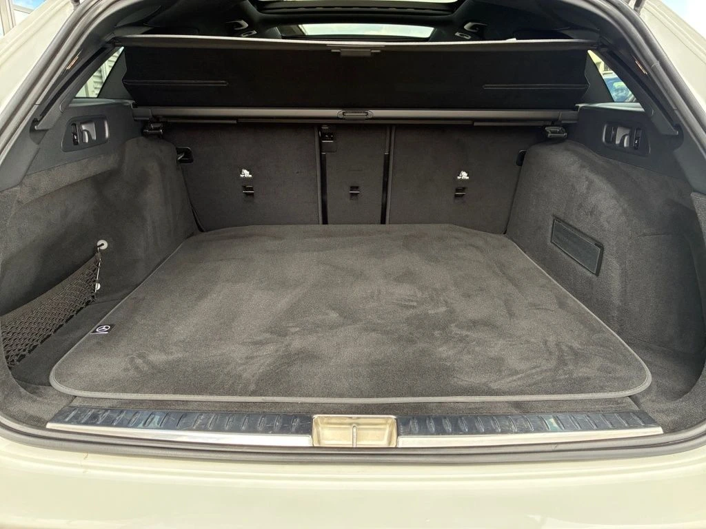 Mercedes-Benz-E-Klasse 220-image-13