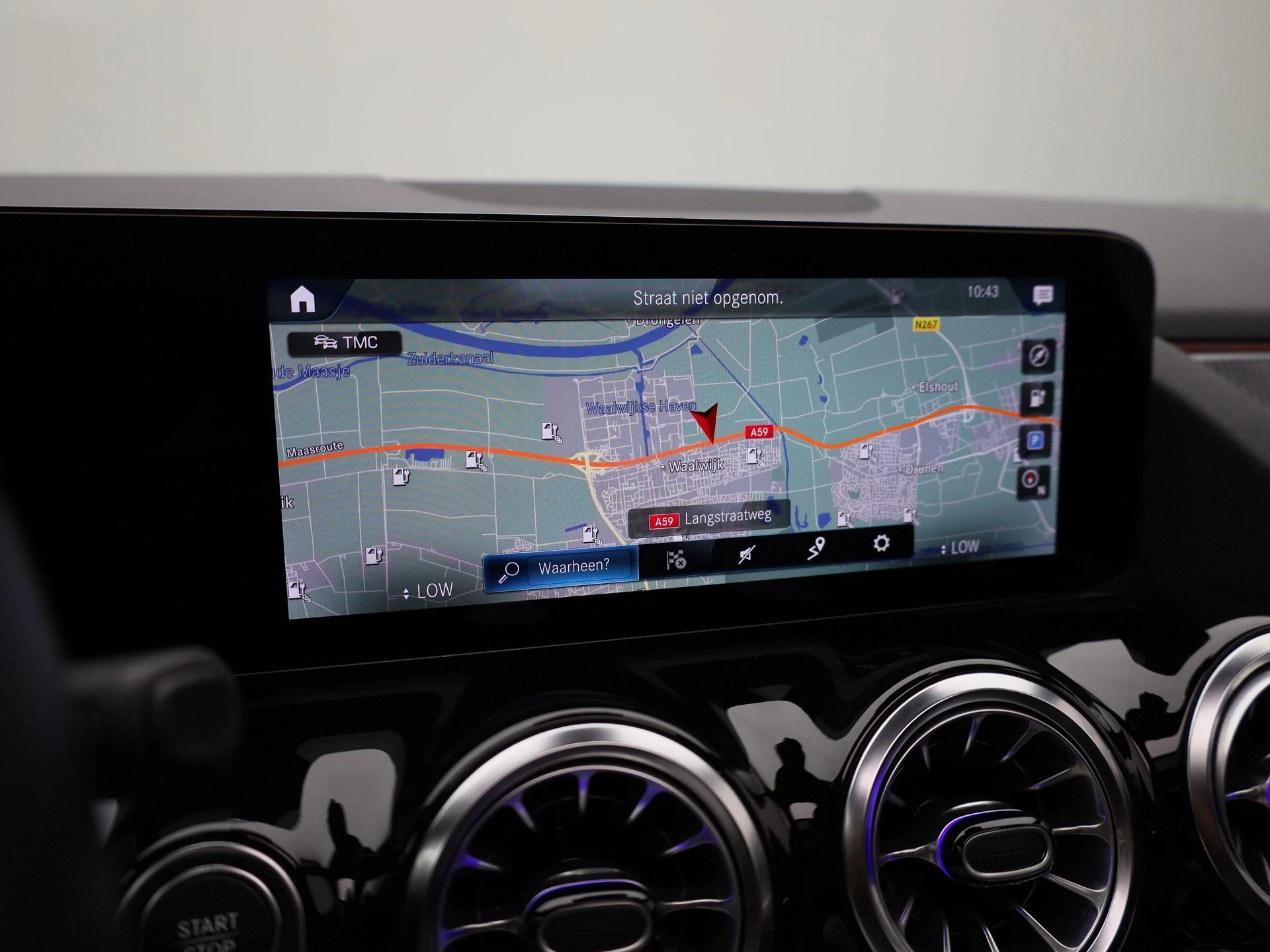 Mercedes-Benz-EQA-image-30