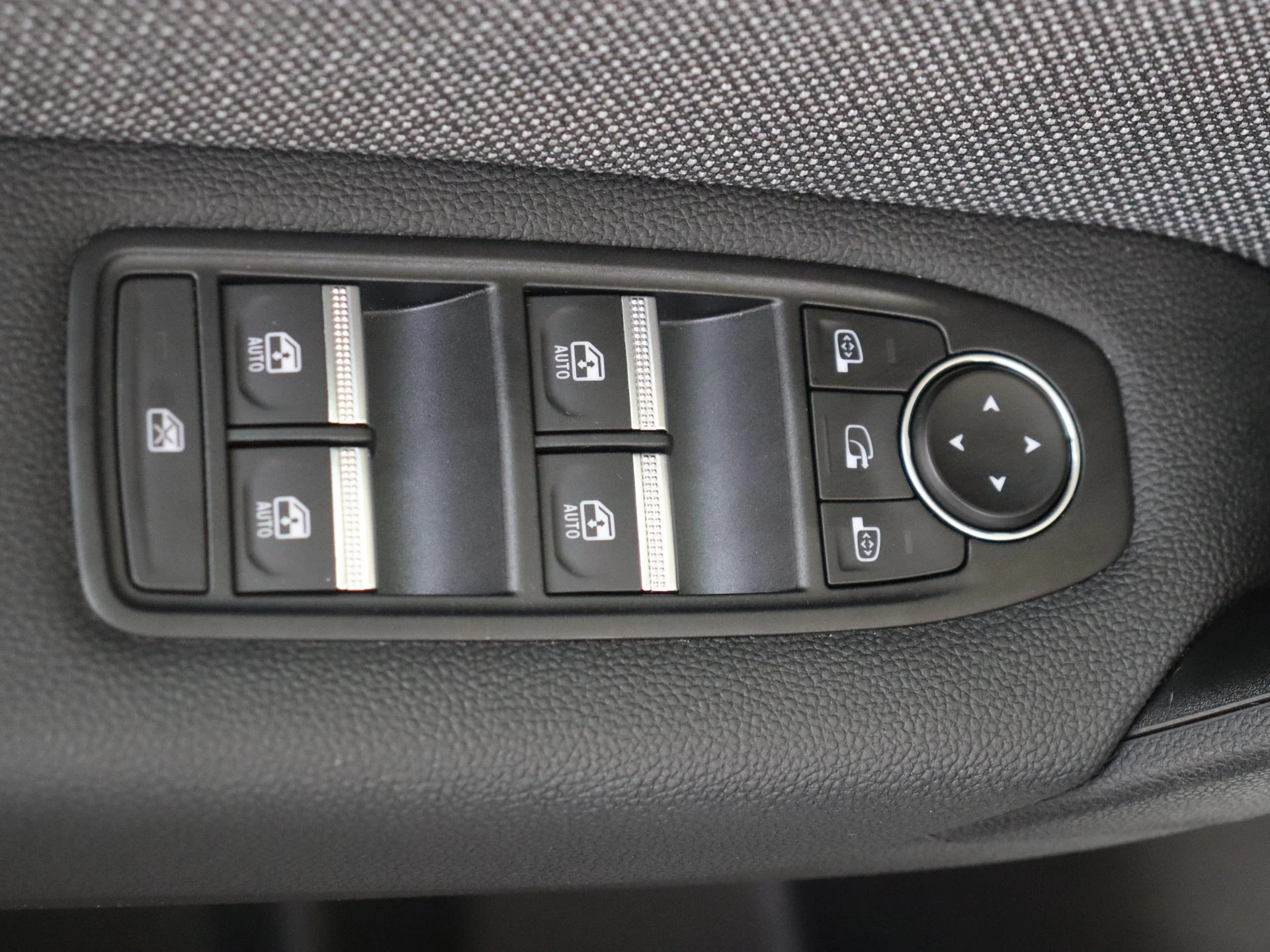 Renault-Captur-image-24